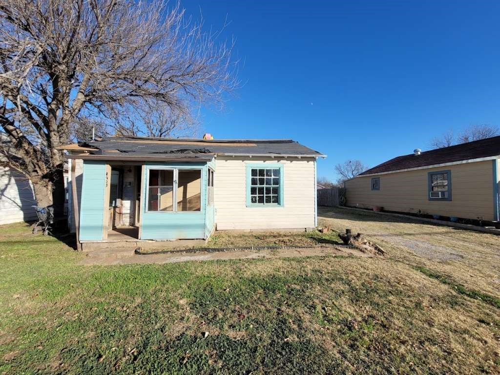 1923 Old Windthorst Road Property Photo