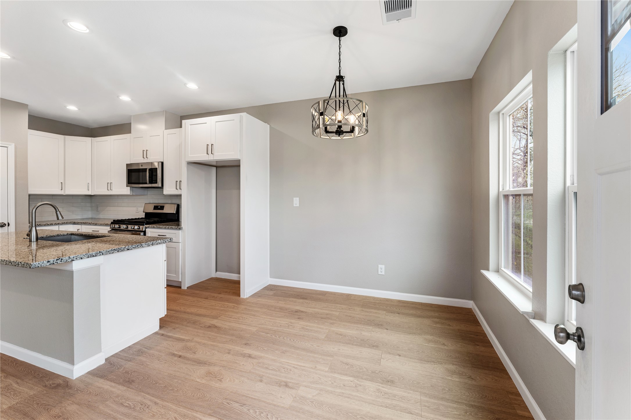 10317 Teneha Drive A Property Photo 2