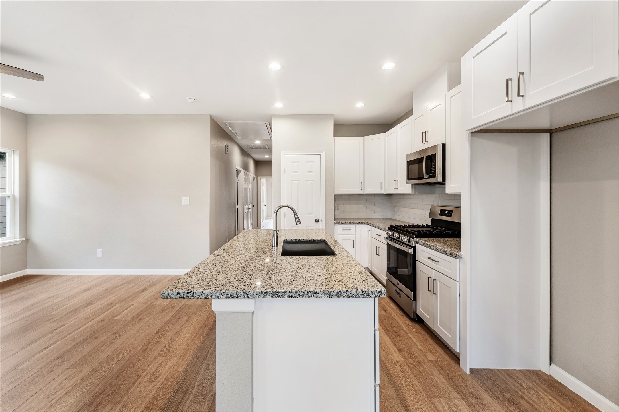 10317 Teneha Drive A Property Photo 4