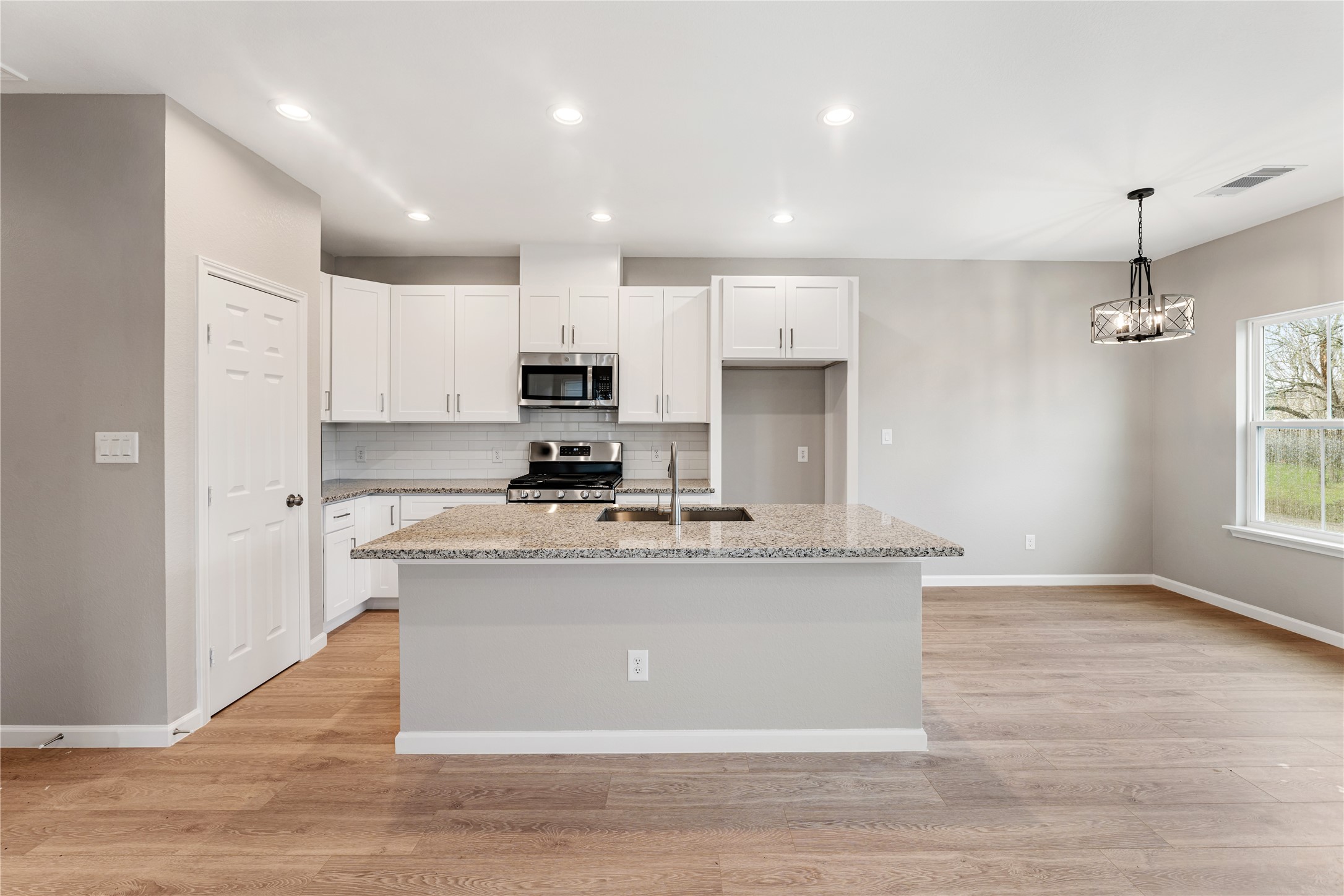 10317 Teneha Drive A Property Photo 7