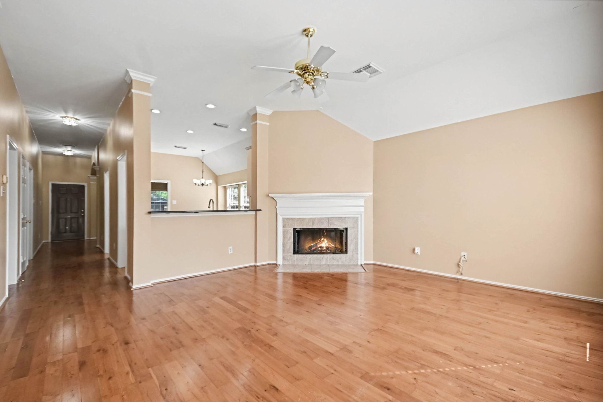 3022 Valley Court Property Photo 4