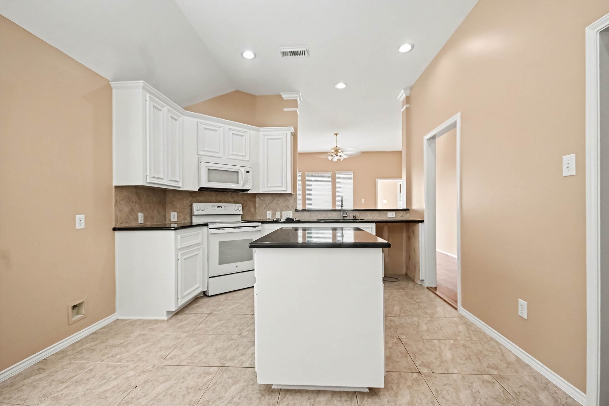 3022 Valley Court Property Photo 7