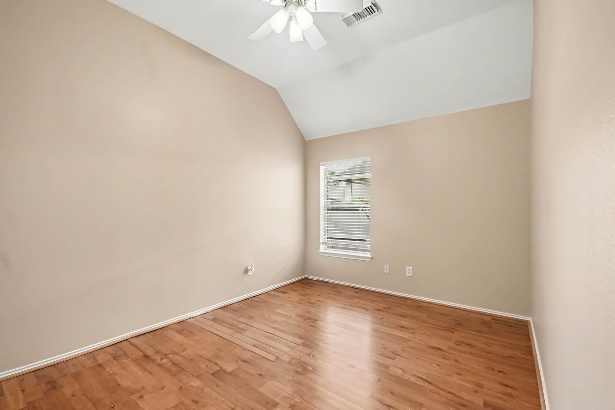 3022 Valley Court Property Photo 21