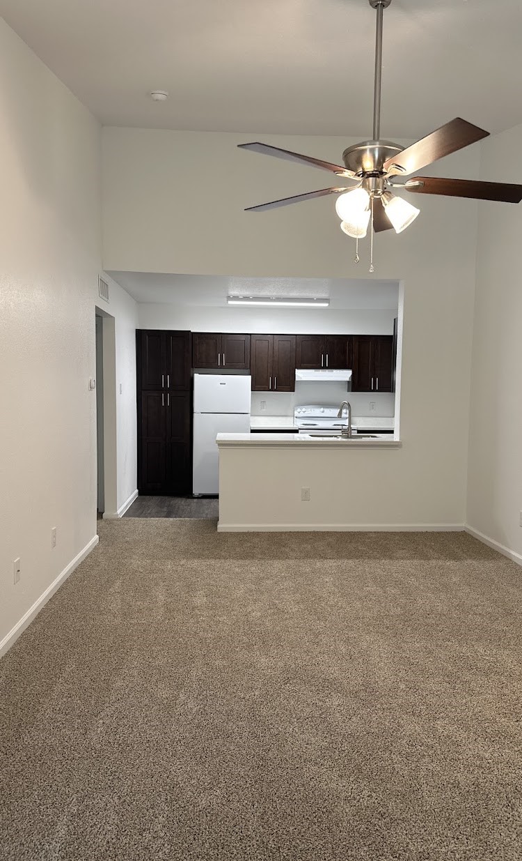 12735 Whittington Drive 08-115 Property Photo 3