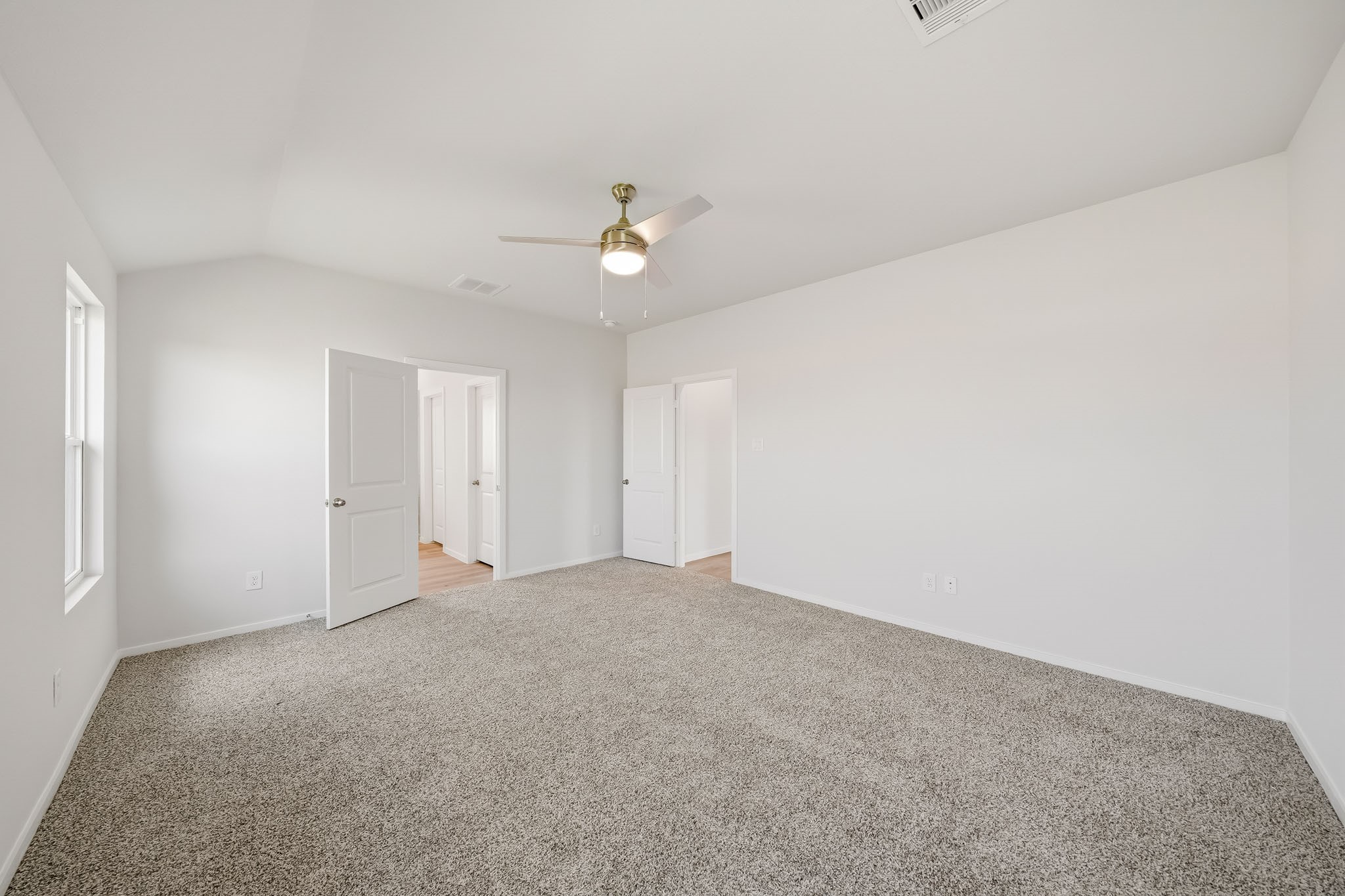1060 Selene Sky Drive Property Photo 18