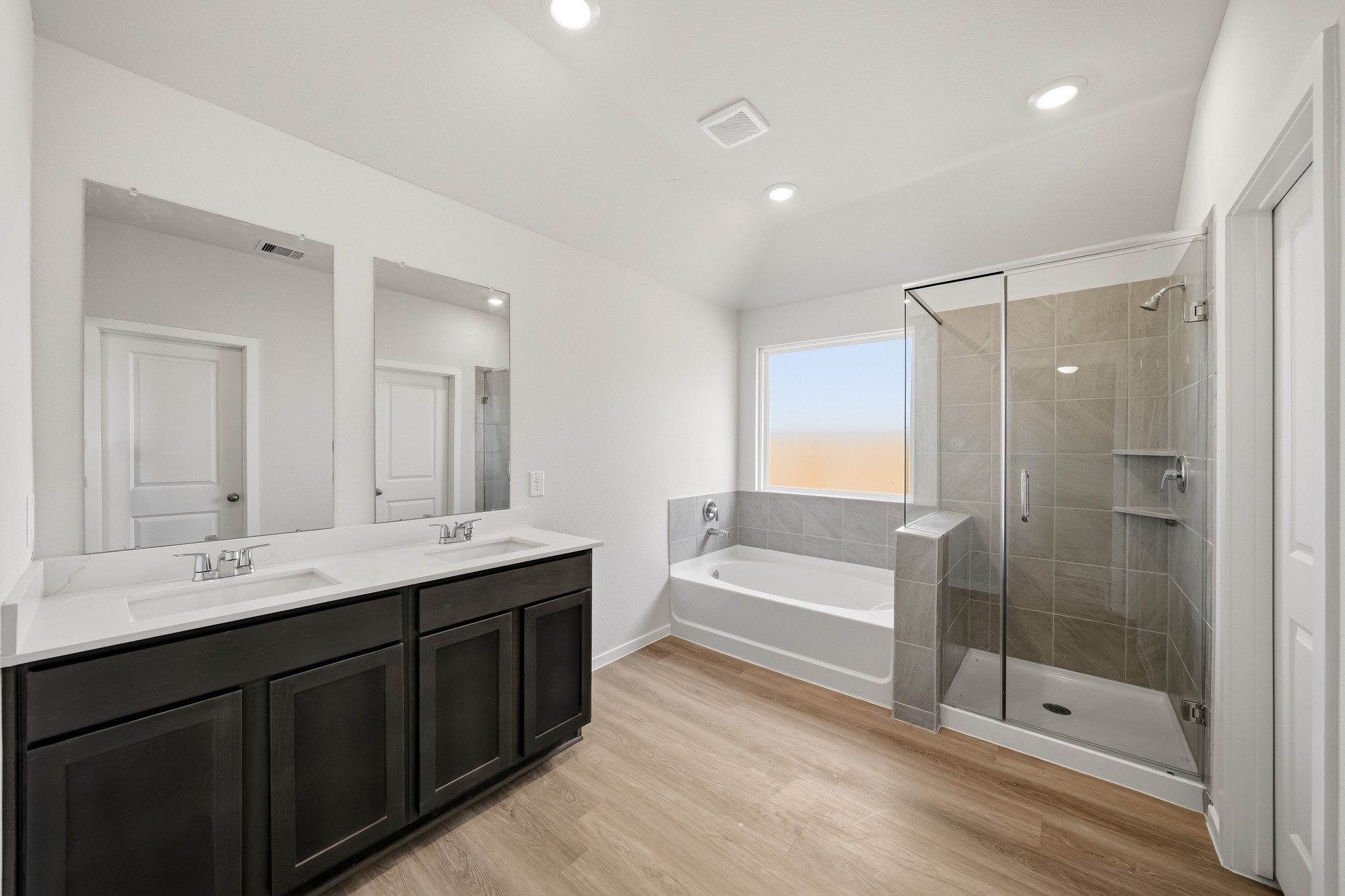 1060 Selene Sky Drive Property Photo 19