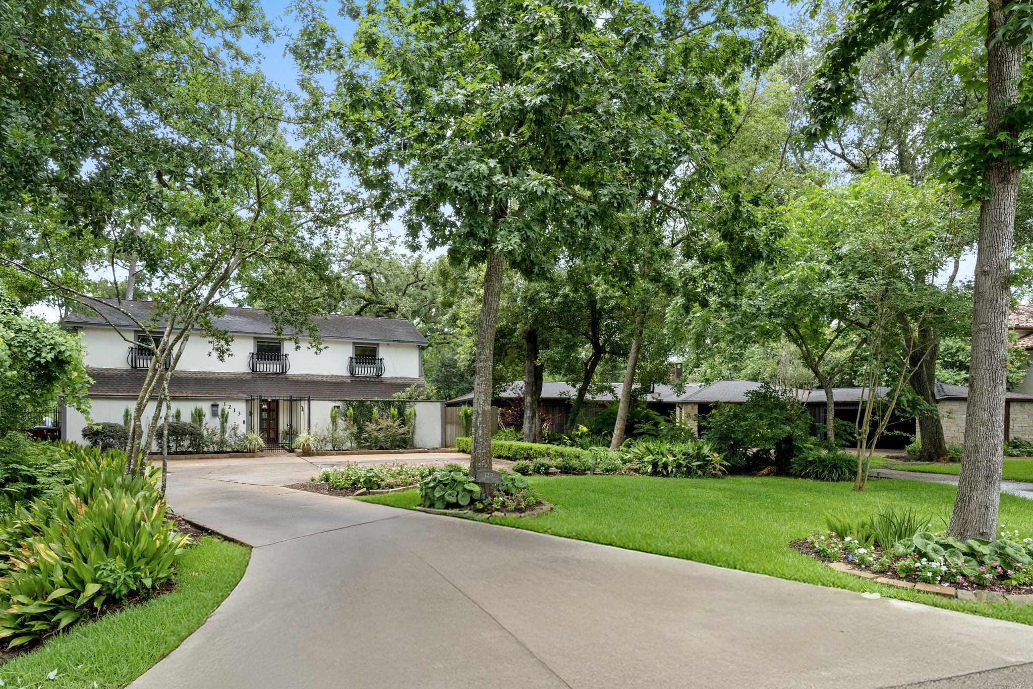 1213 Archley Drive Property Photo 1