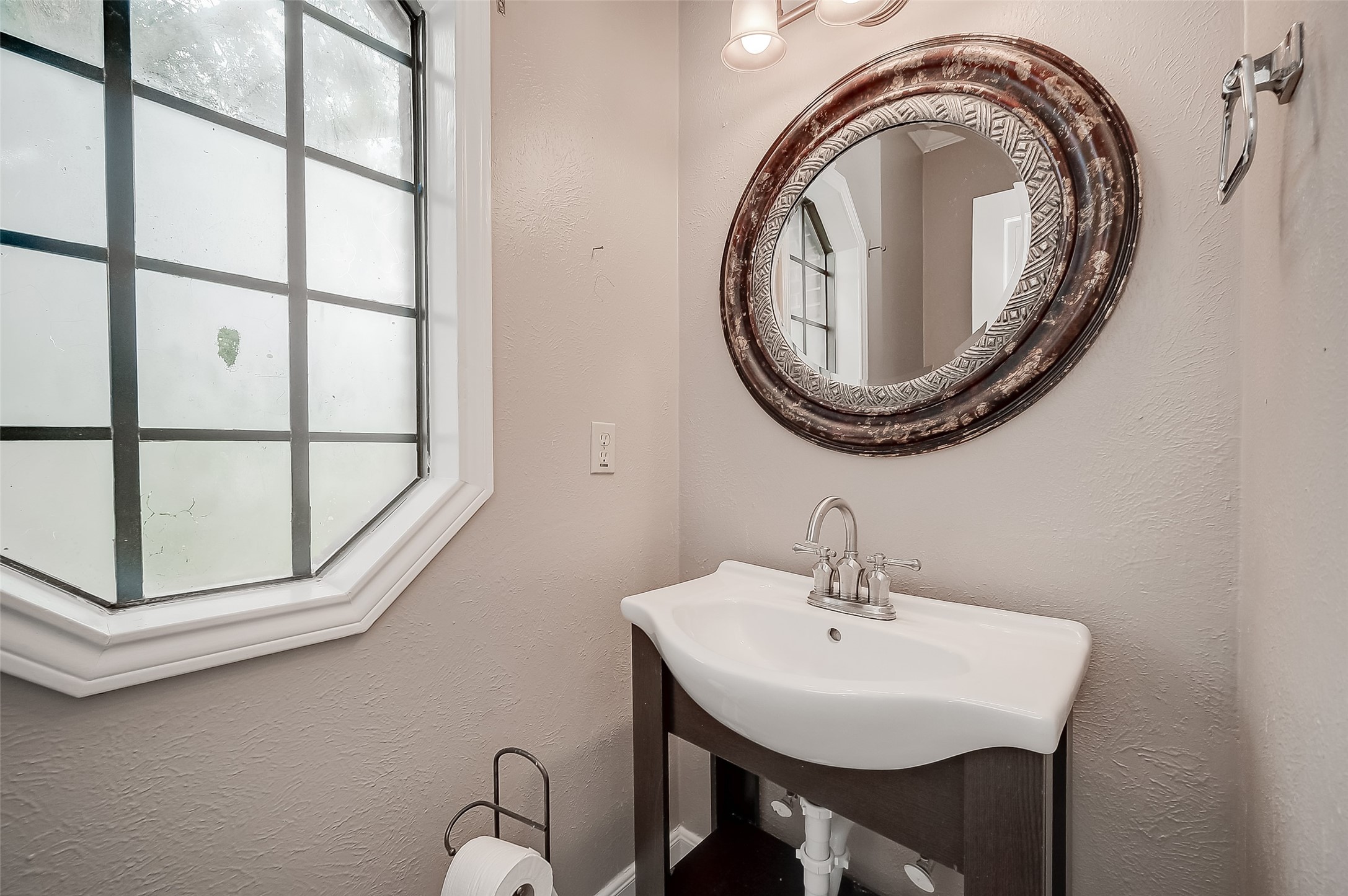 22114 Rockchester Drive Property Photo 27