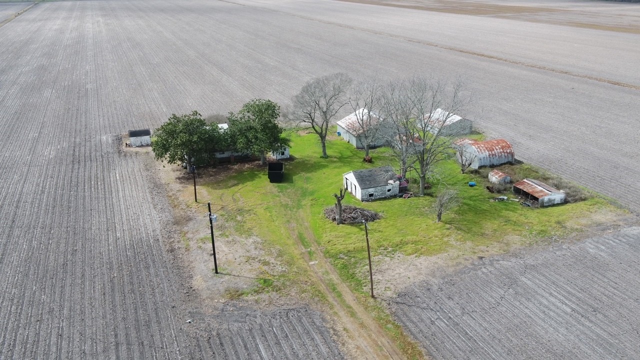 1615 Long Lane Road Property Photo 1