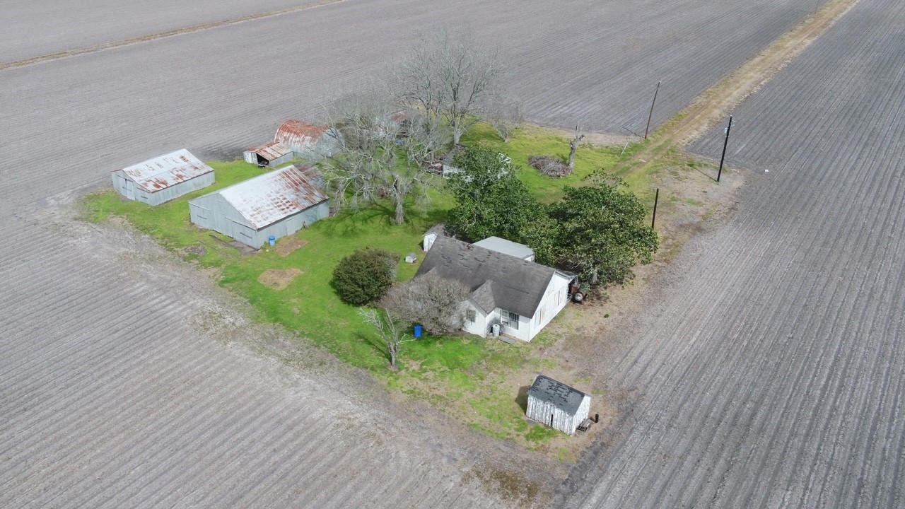 1615 Long Lane Road Property Photo 2