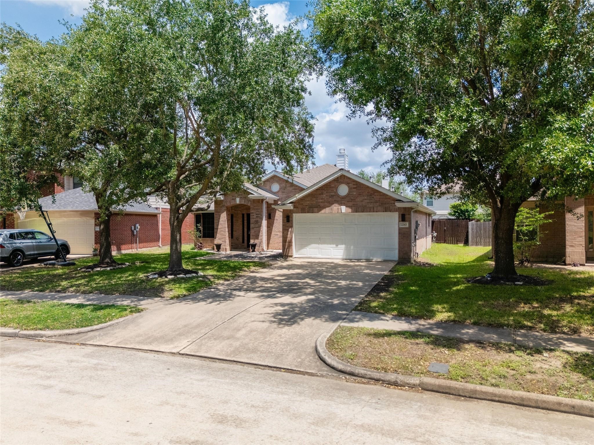 2243 Rocky Hollow Lane Property Photo 1