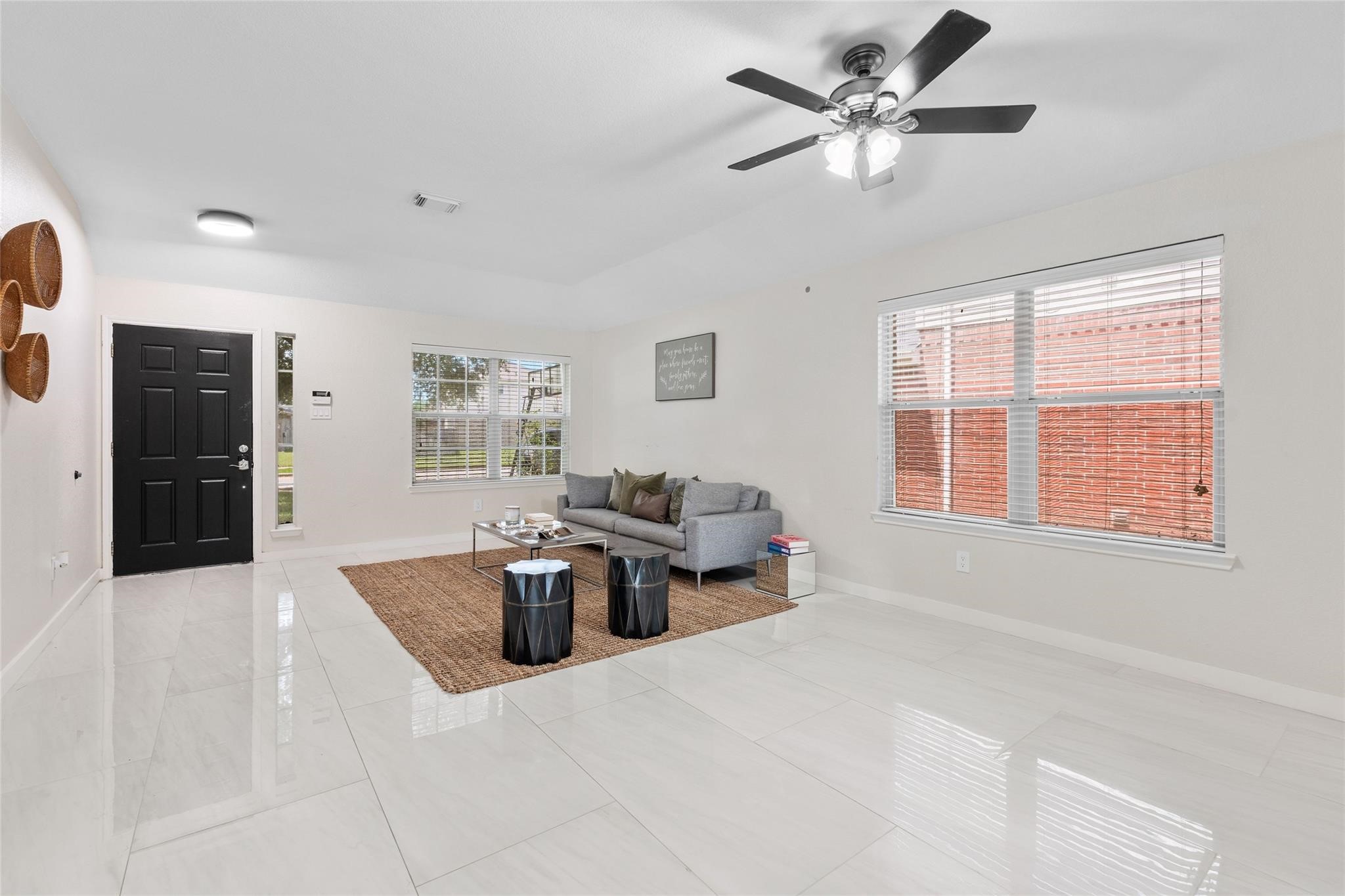 2243 Rocky Hollow Lane Property Photo 2