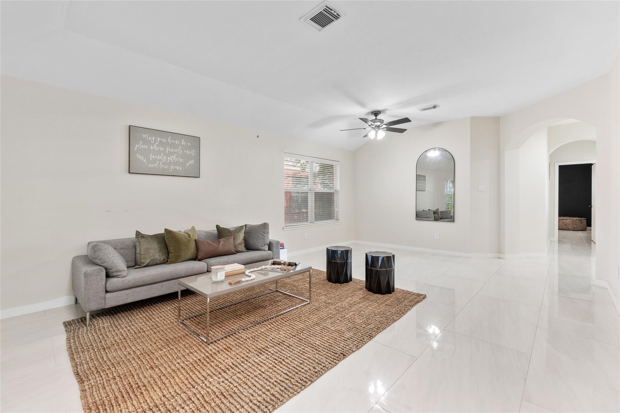 2243 Rocky Hollow Lane Property Photo 4