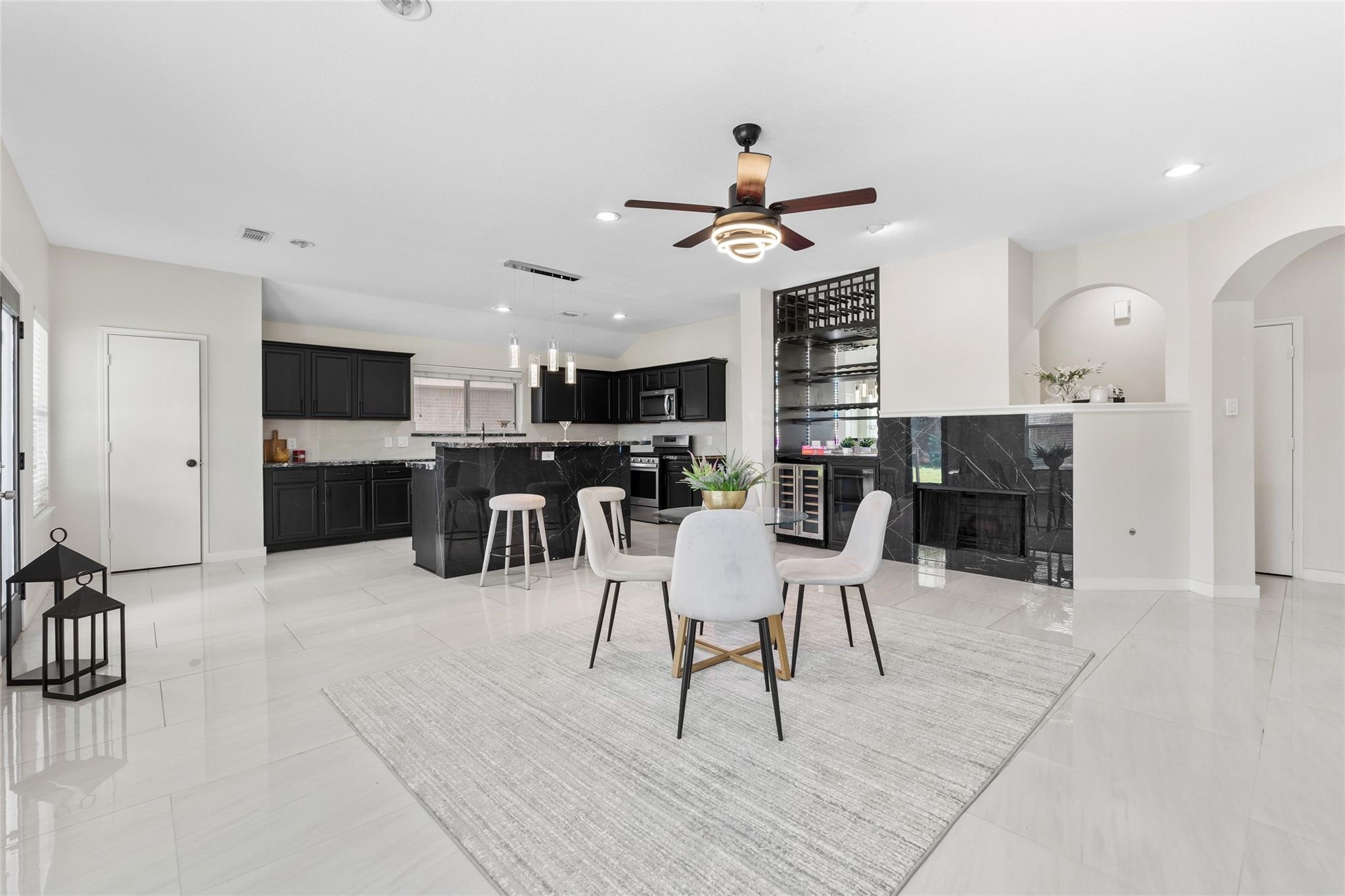 2243 Rocky Hollow Lane Property Photo 8