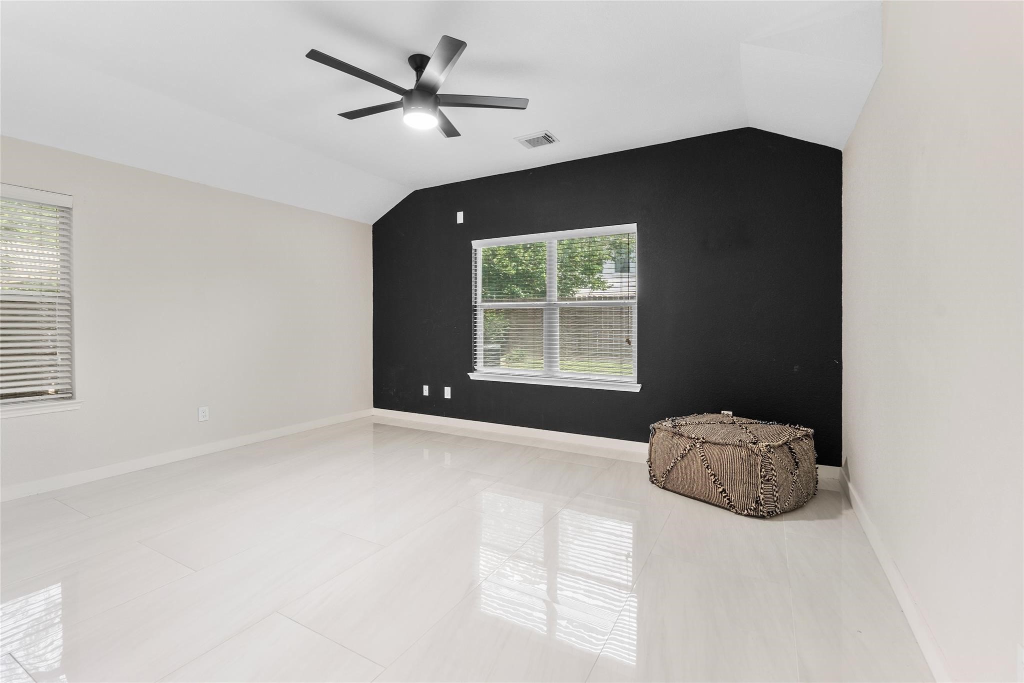 2243 Rocky Hollow Lane Property Photo 12