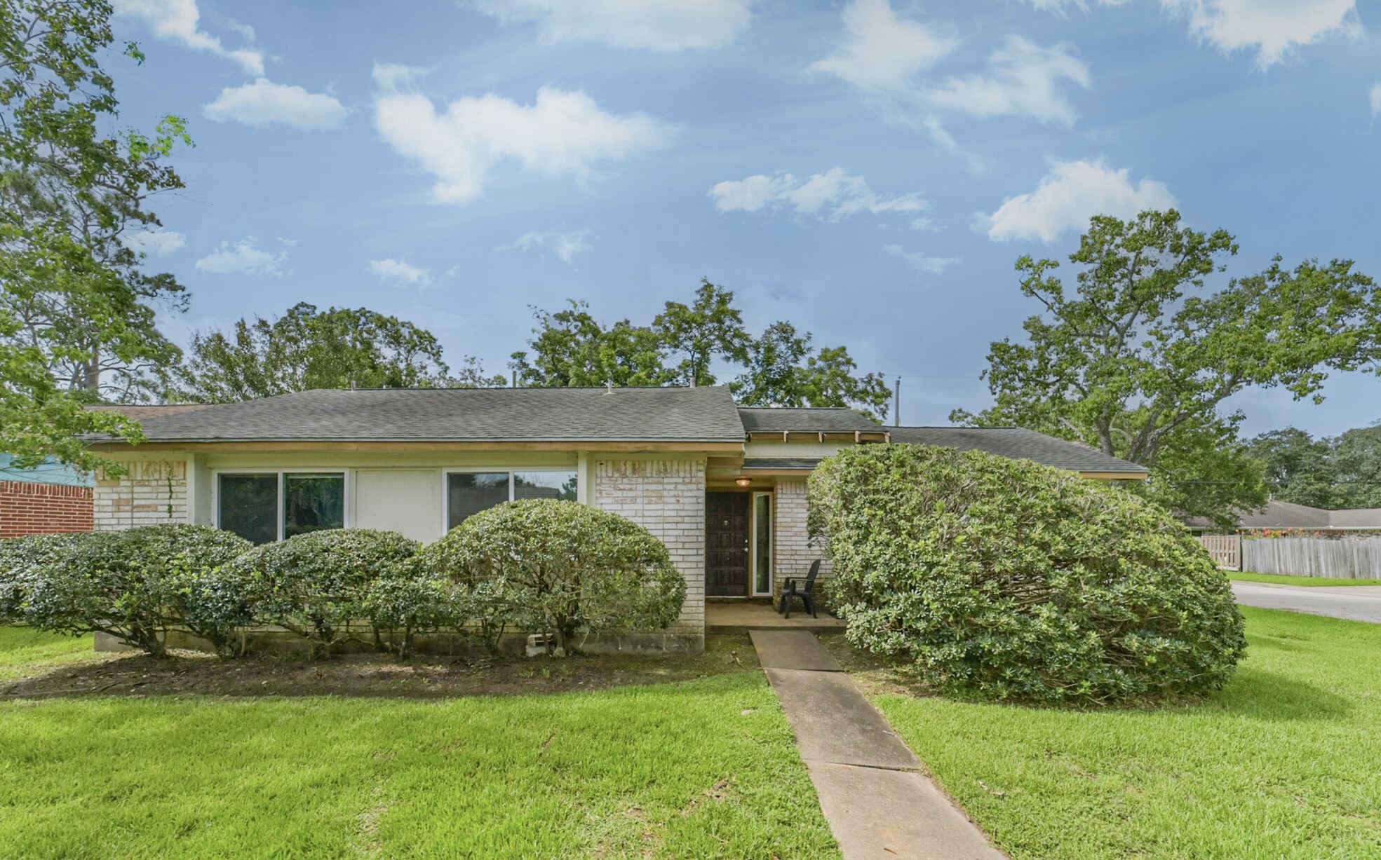 1749 Dolphin Drive Property Photo 1