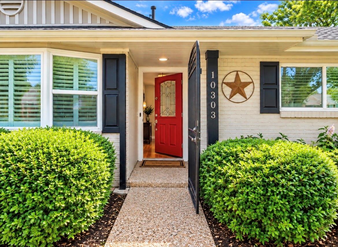 10303 Greenwillow Street, Houston Tx 77035 Property Photo 8