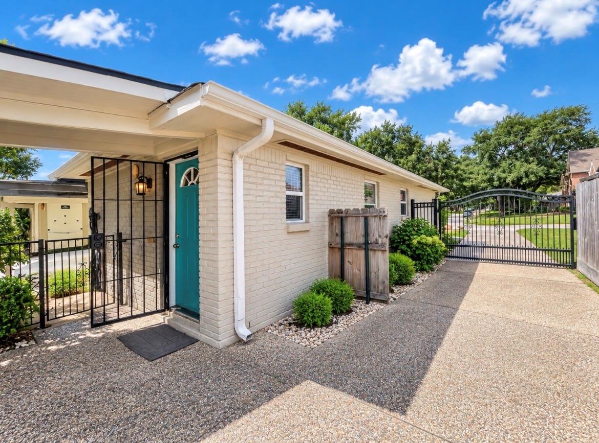 10303 Greenwillow Street, Houston Tx 77035 Property Photo 32