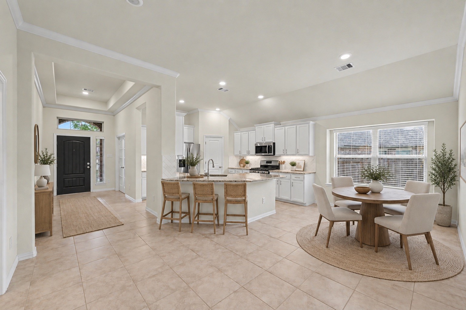 2901 Green Ash Court Property Photo 4
