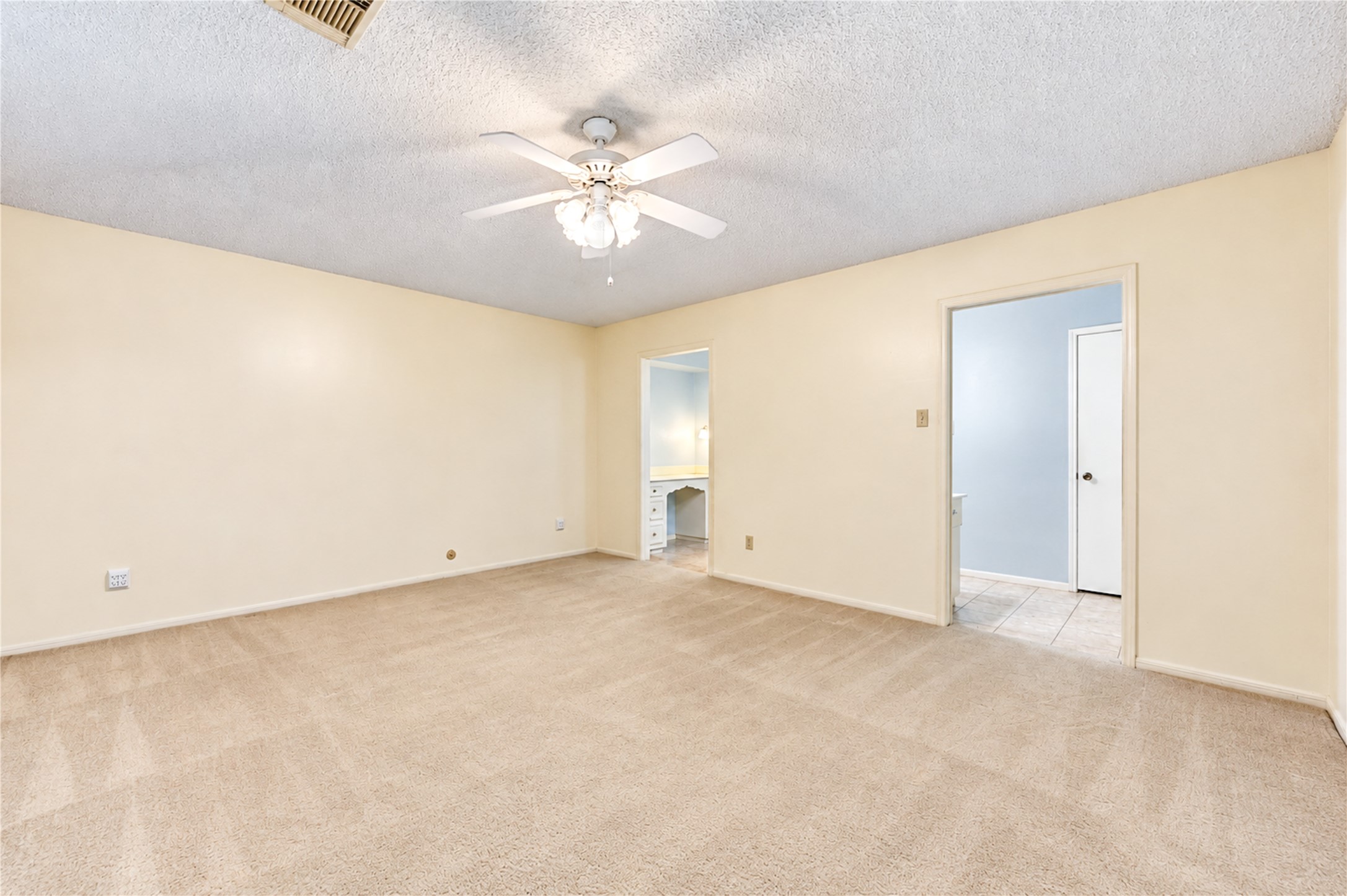 3222 La Quinta Drive Property Photo 7