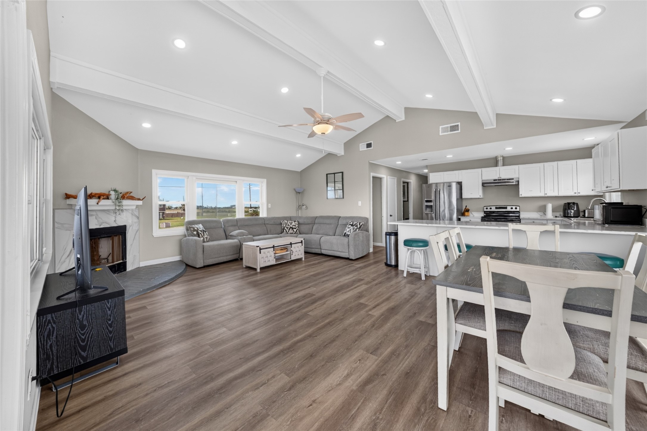16713 Jamaica Beach Road Property Photo 1