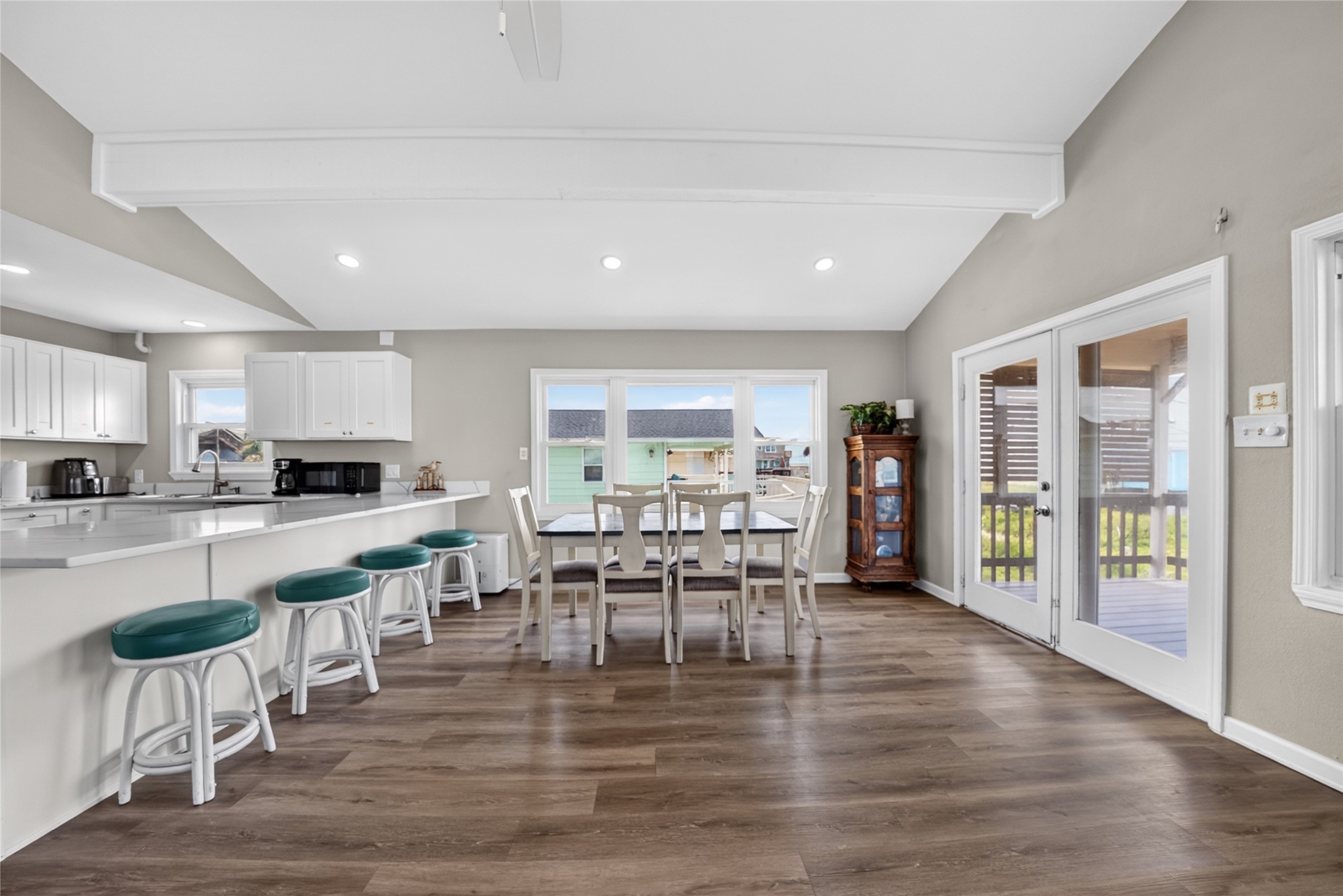 16713 Jamaica Beach Road Property Photo 4