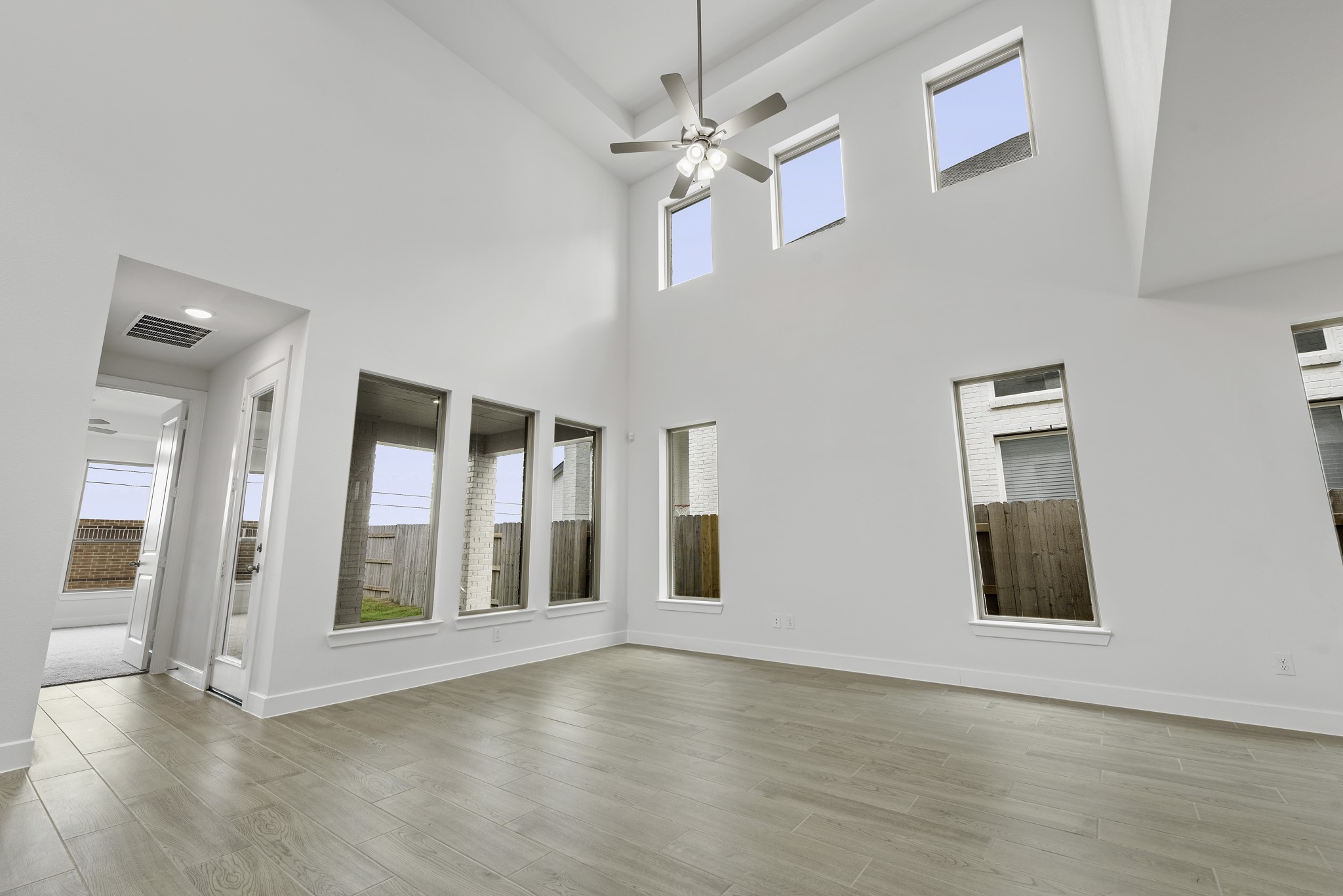 7815 Clover Gully Lane Property Photo 4