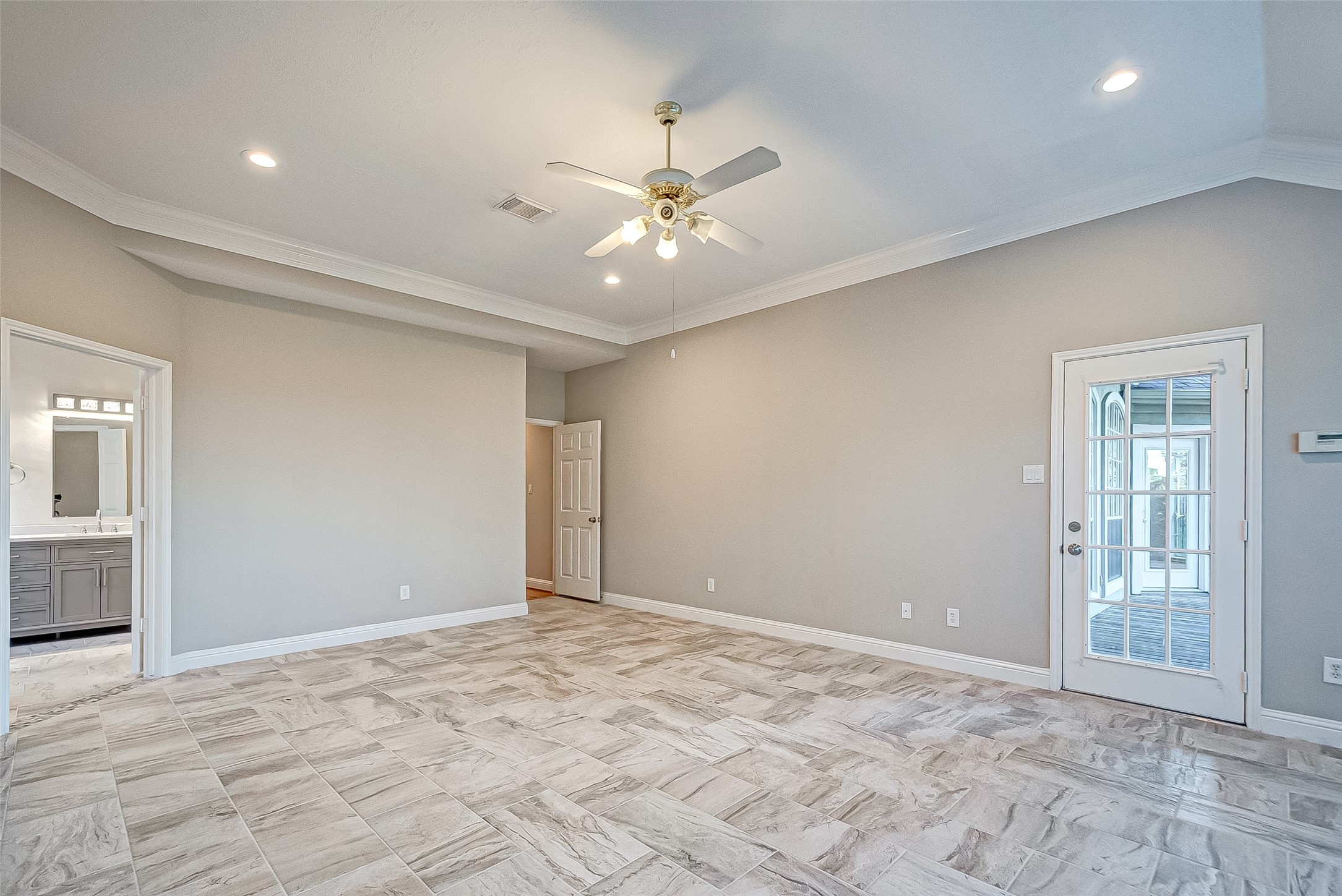 24118 Bay Hill Boulevard Property Photo 11