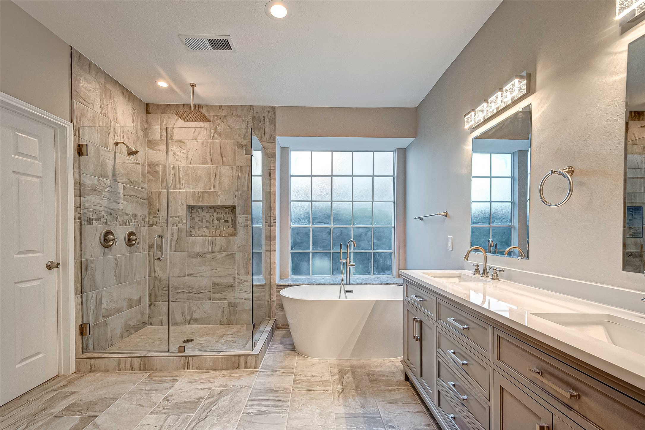 24118 Bay Hill Boulevard Property Photo 12