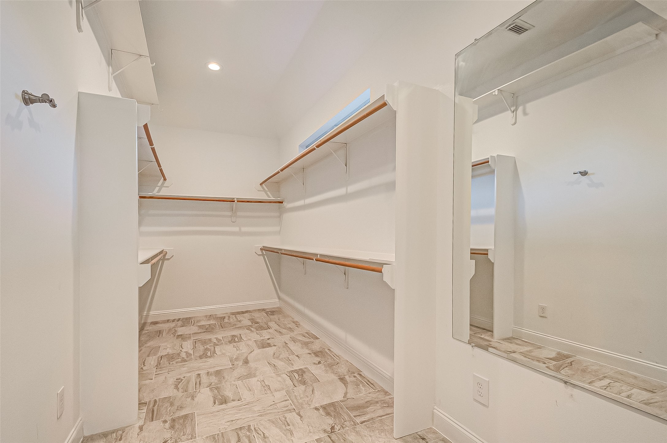 24118 Bay Hill Boulevard Property Photo 14