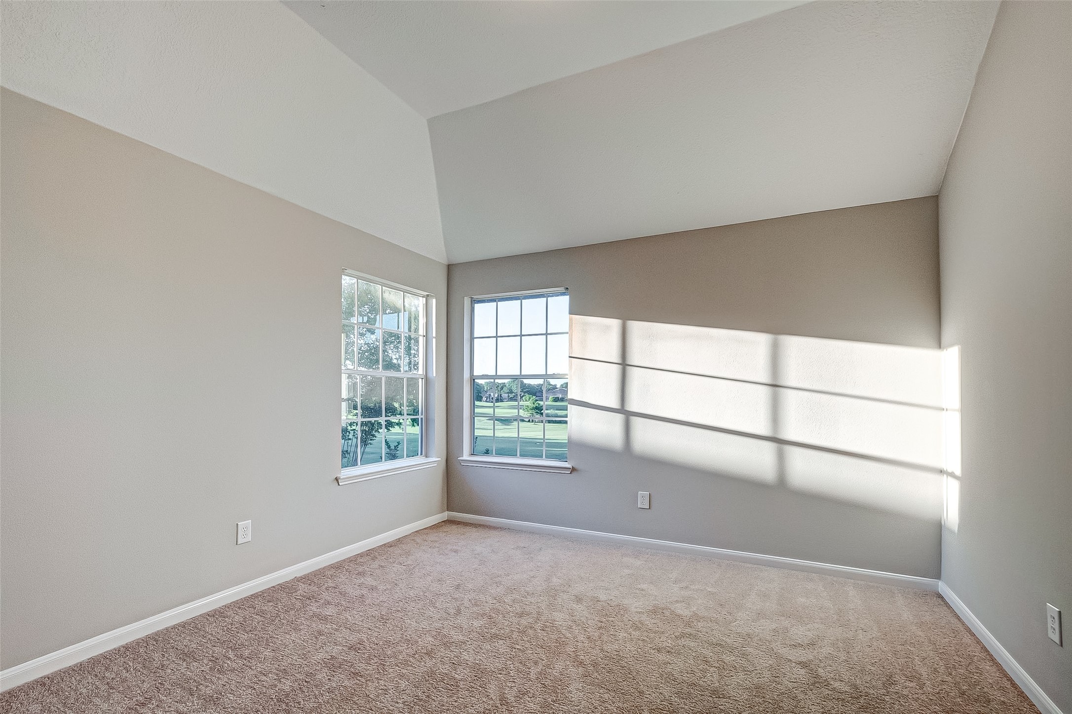 24118 Bay Hill Boulevard Property Photo 19