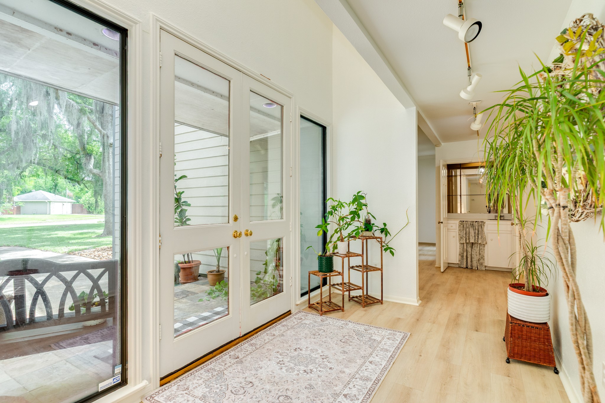 121 Catalpa Street Property Photo 8