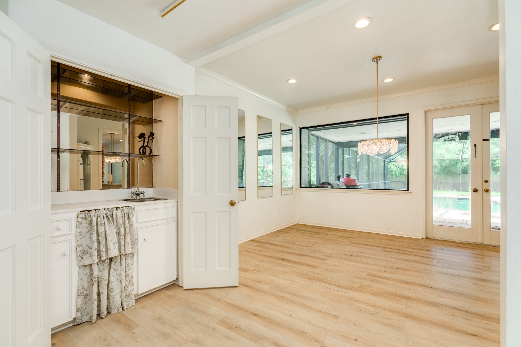 121 Catalpa Street Property Photo 9