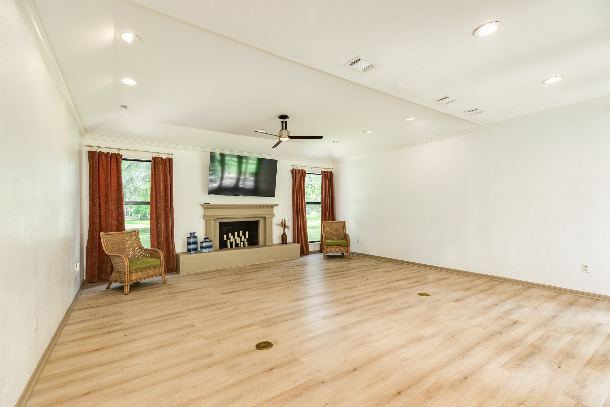 121 Catalpa Street Property Photo 18