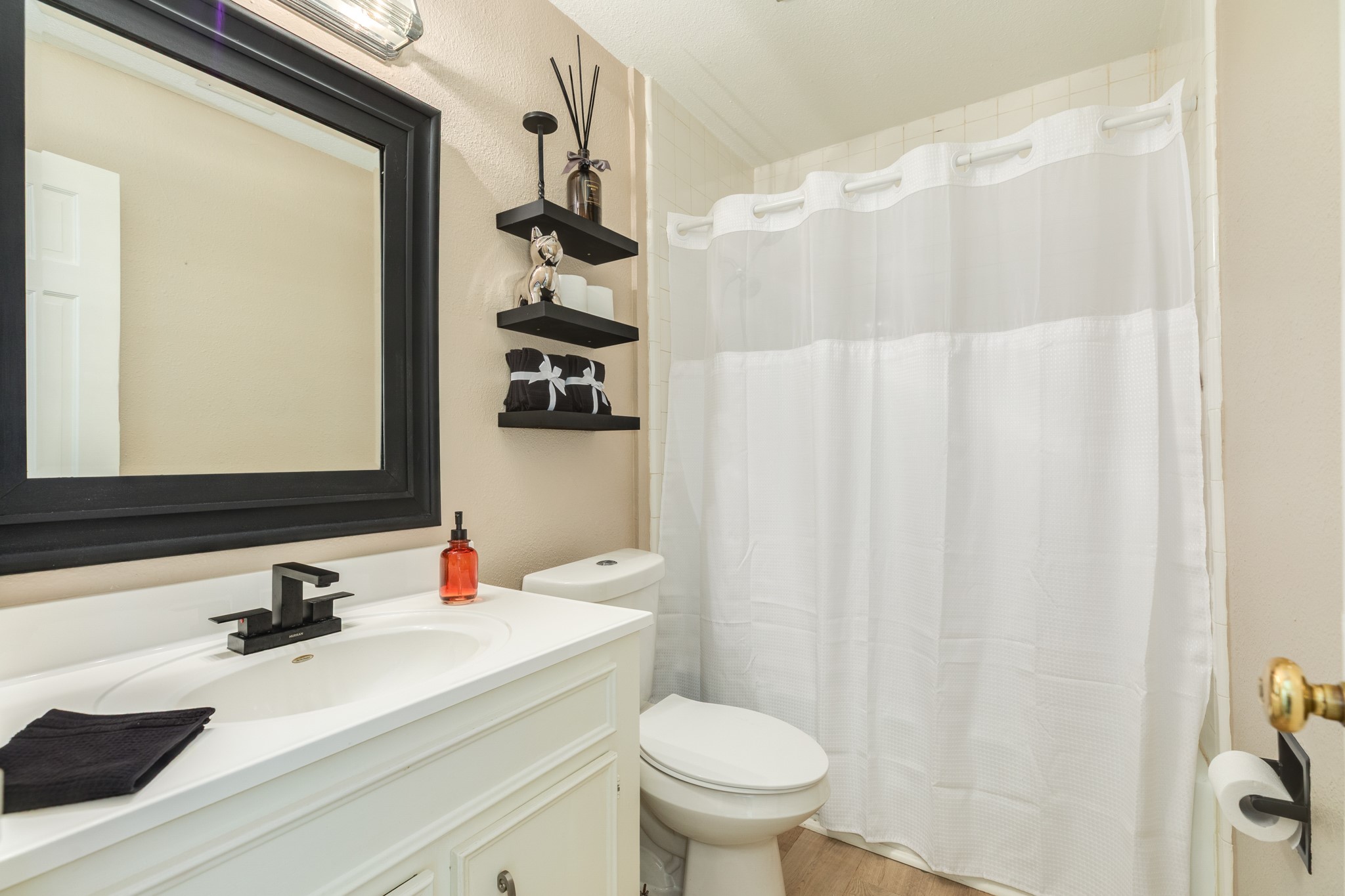121 Catalpa Street Property Photo 23