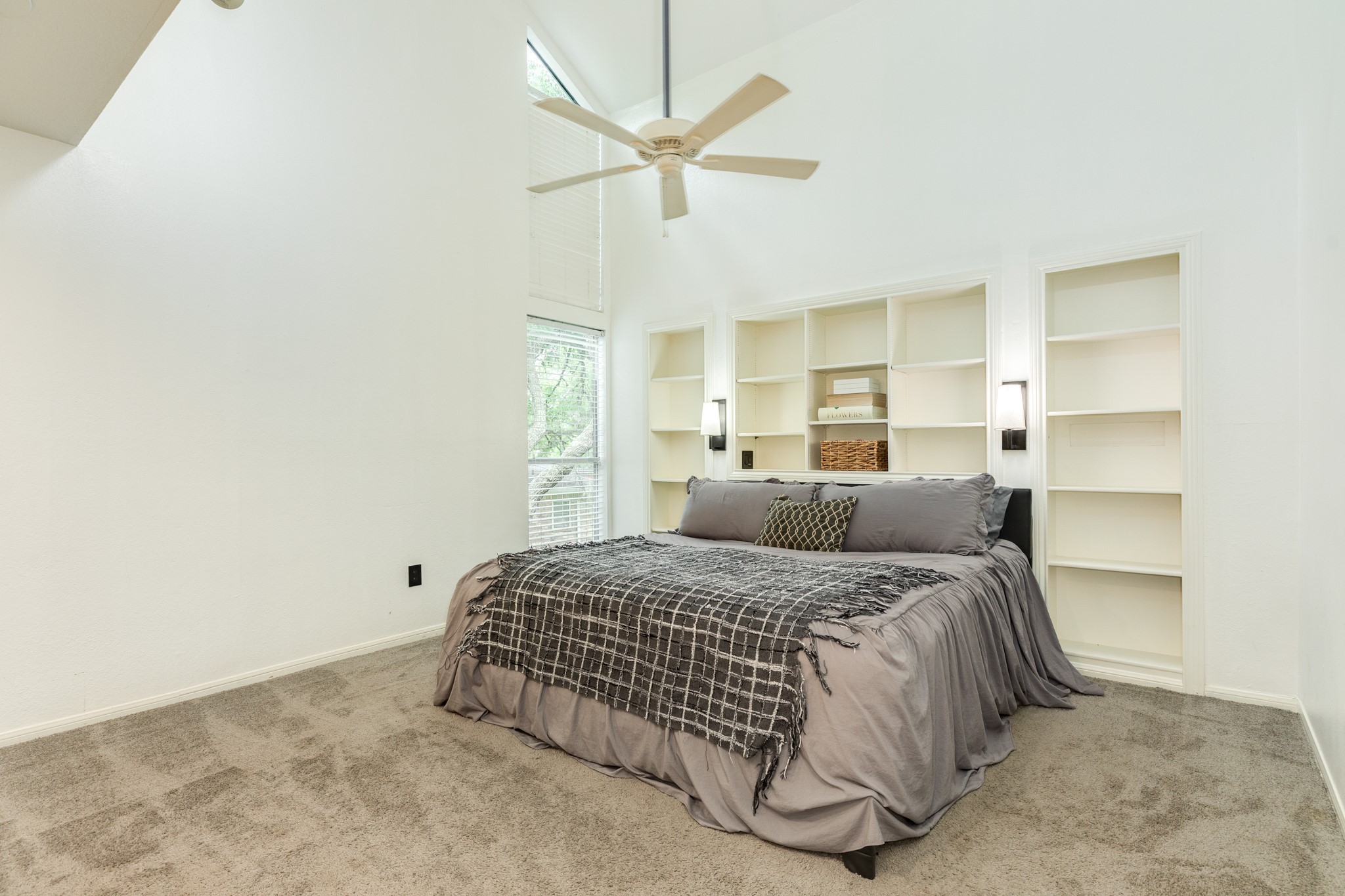 121 Catalpa Street Property Photo 25