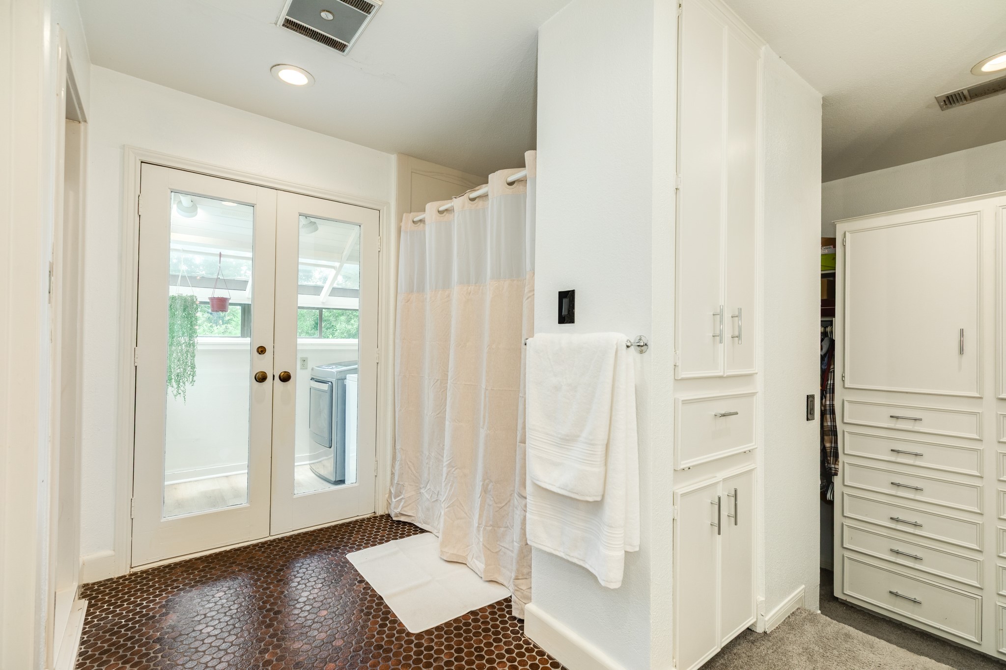 121 Catalpa Street Property Photo 28