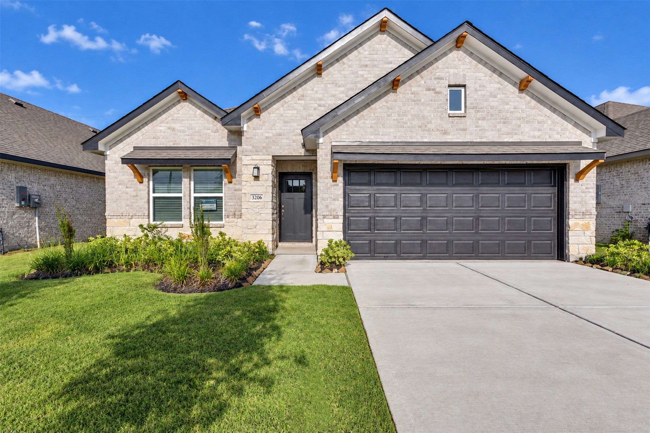3206 Emerald Hills Drive Property Photo 1