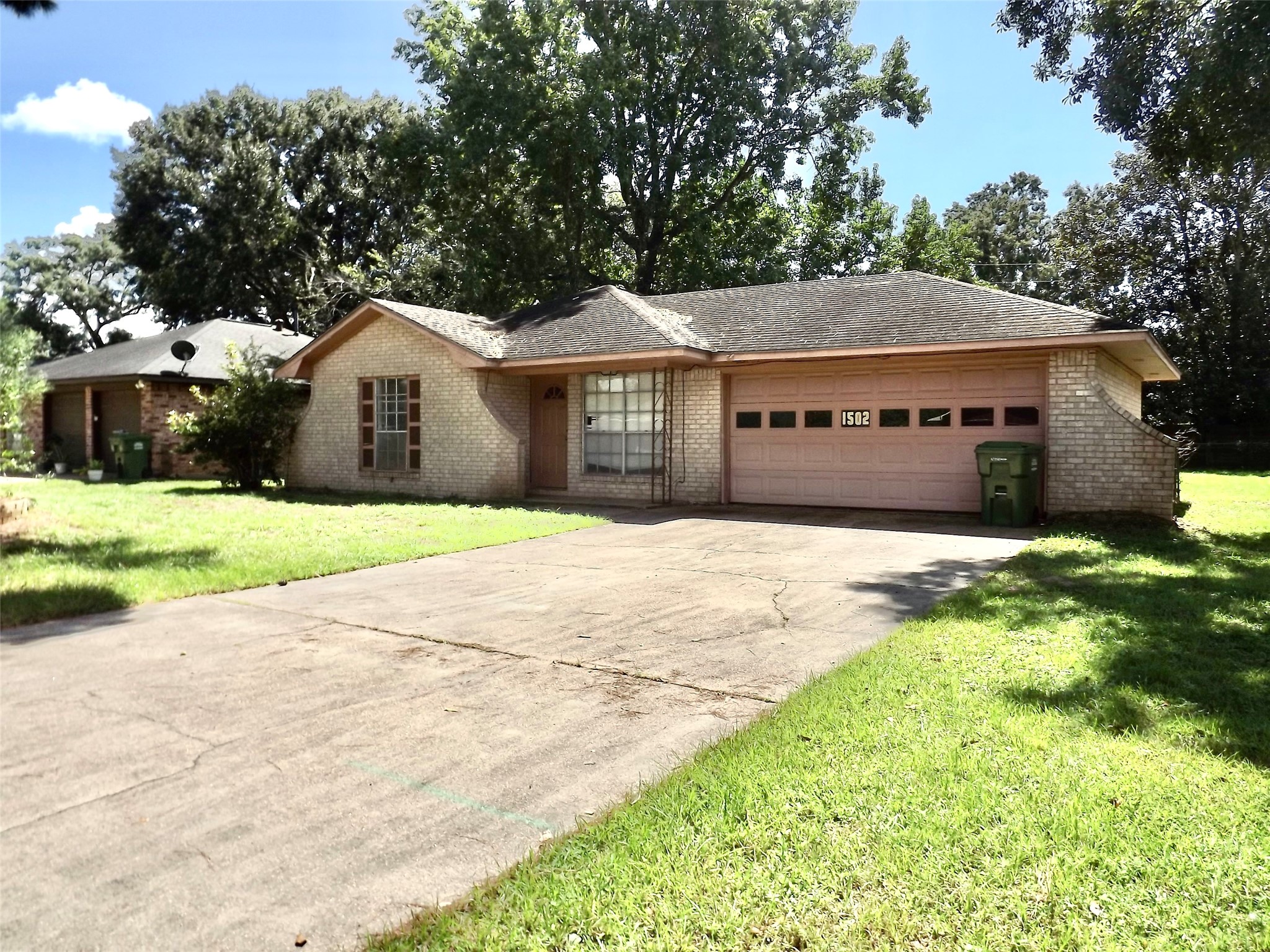 1502 Maple Street Property Photo 1