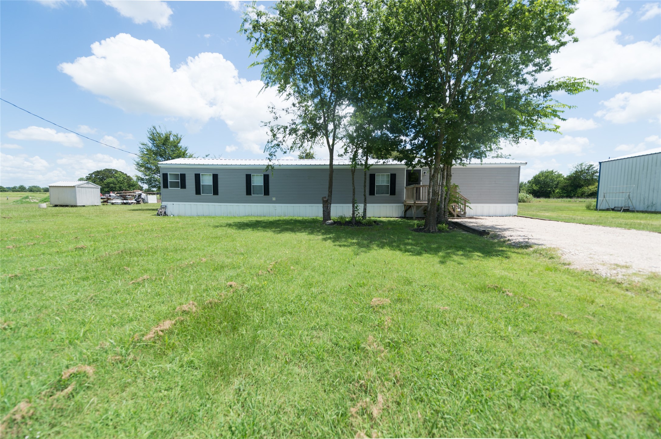 2592 County Road 152 Property Photo 2