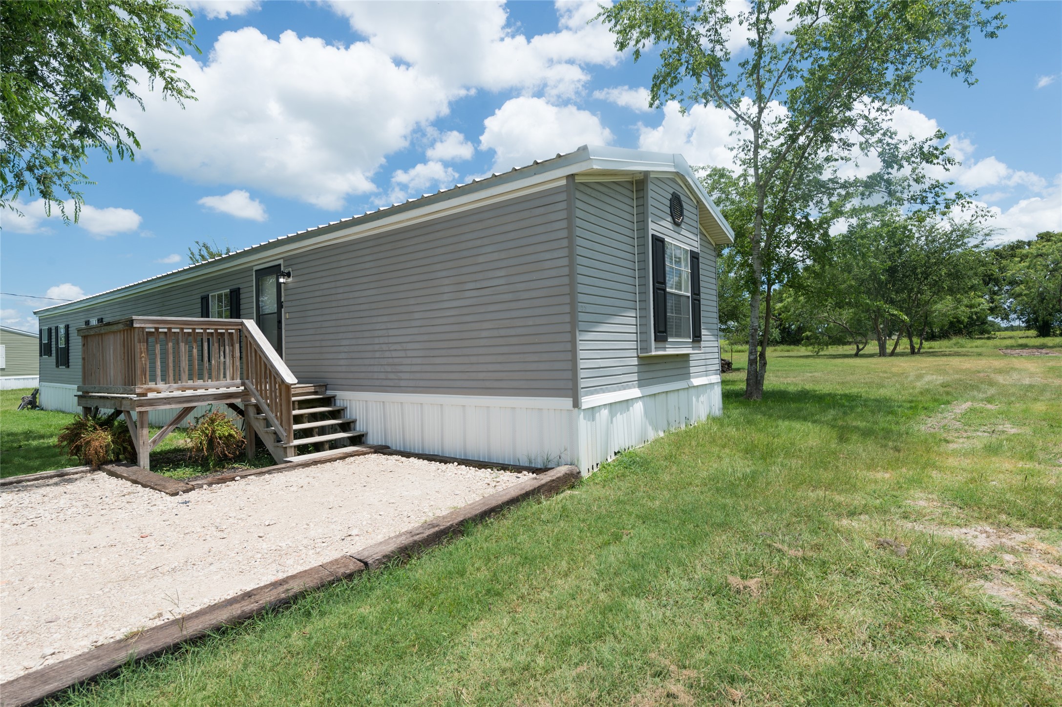 2592 County Road 152 Property Photo 4