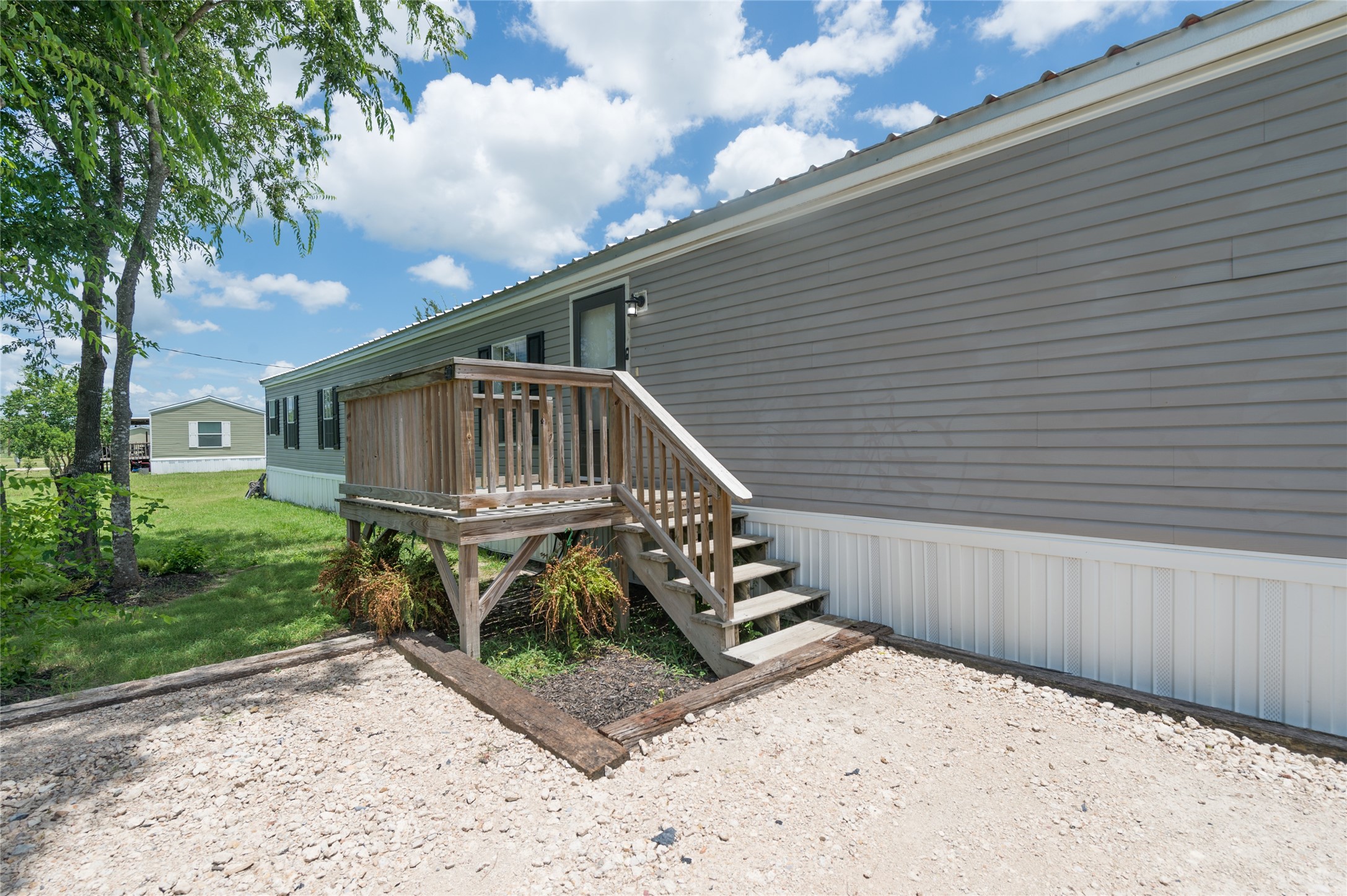 2592 County Road 152 Property Photo 5