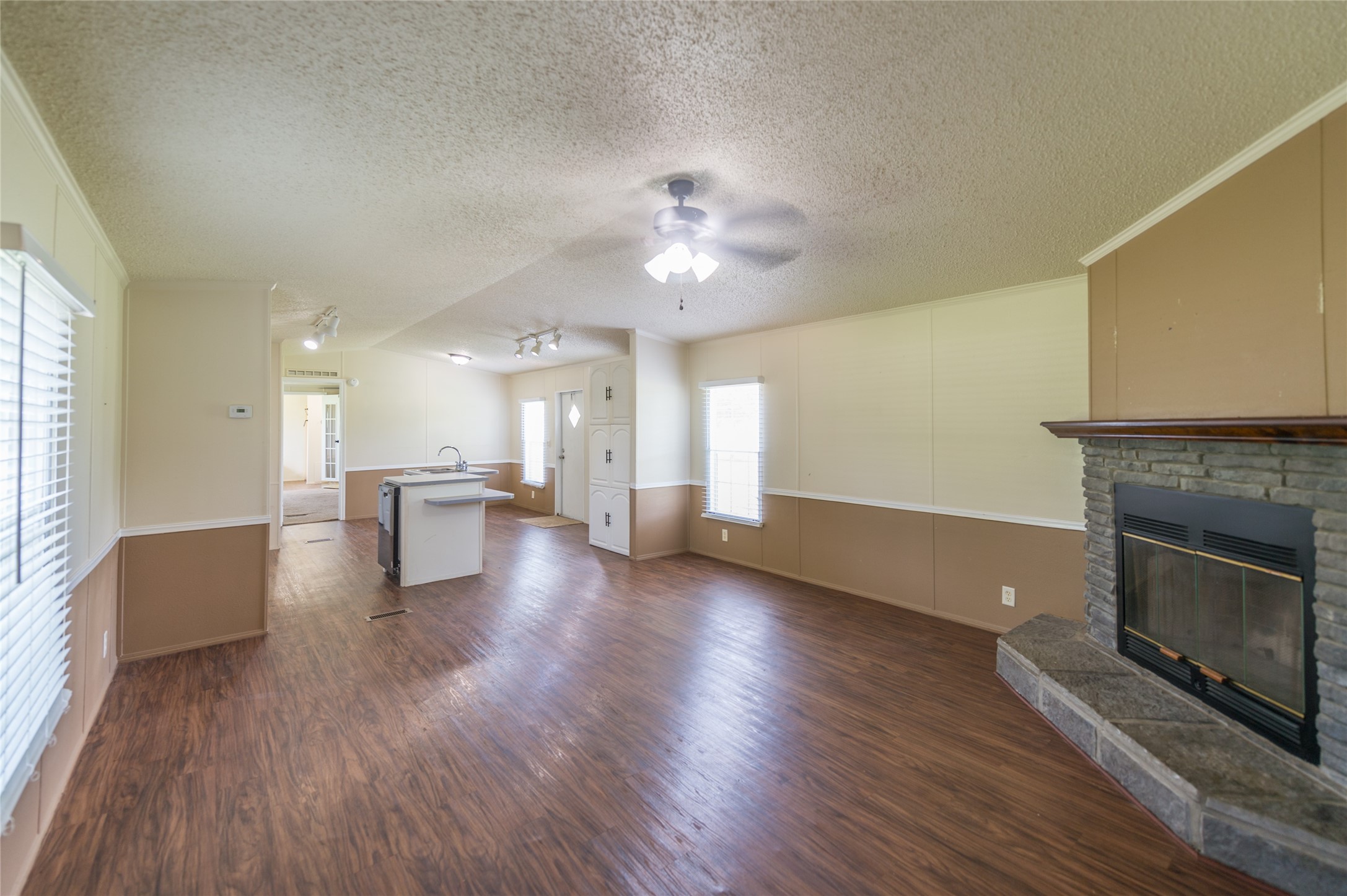 2592 County Road 152 Property Photo 6