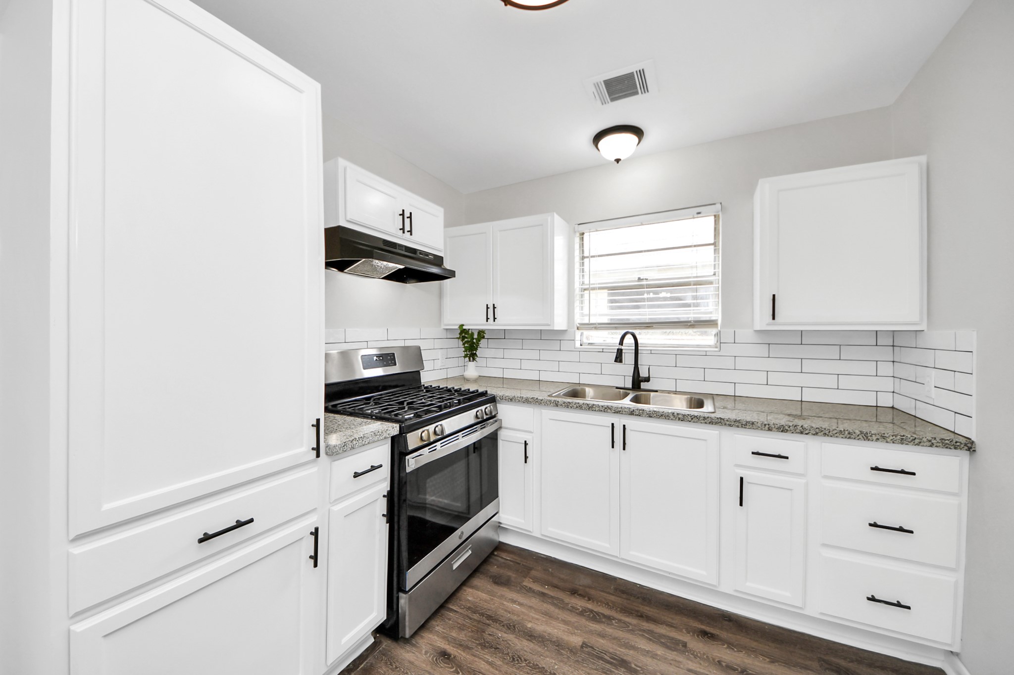 9611 Bertwood Street Property Photo 1