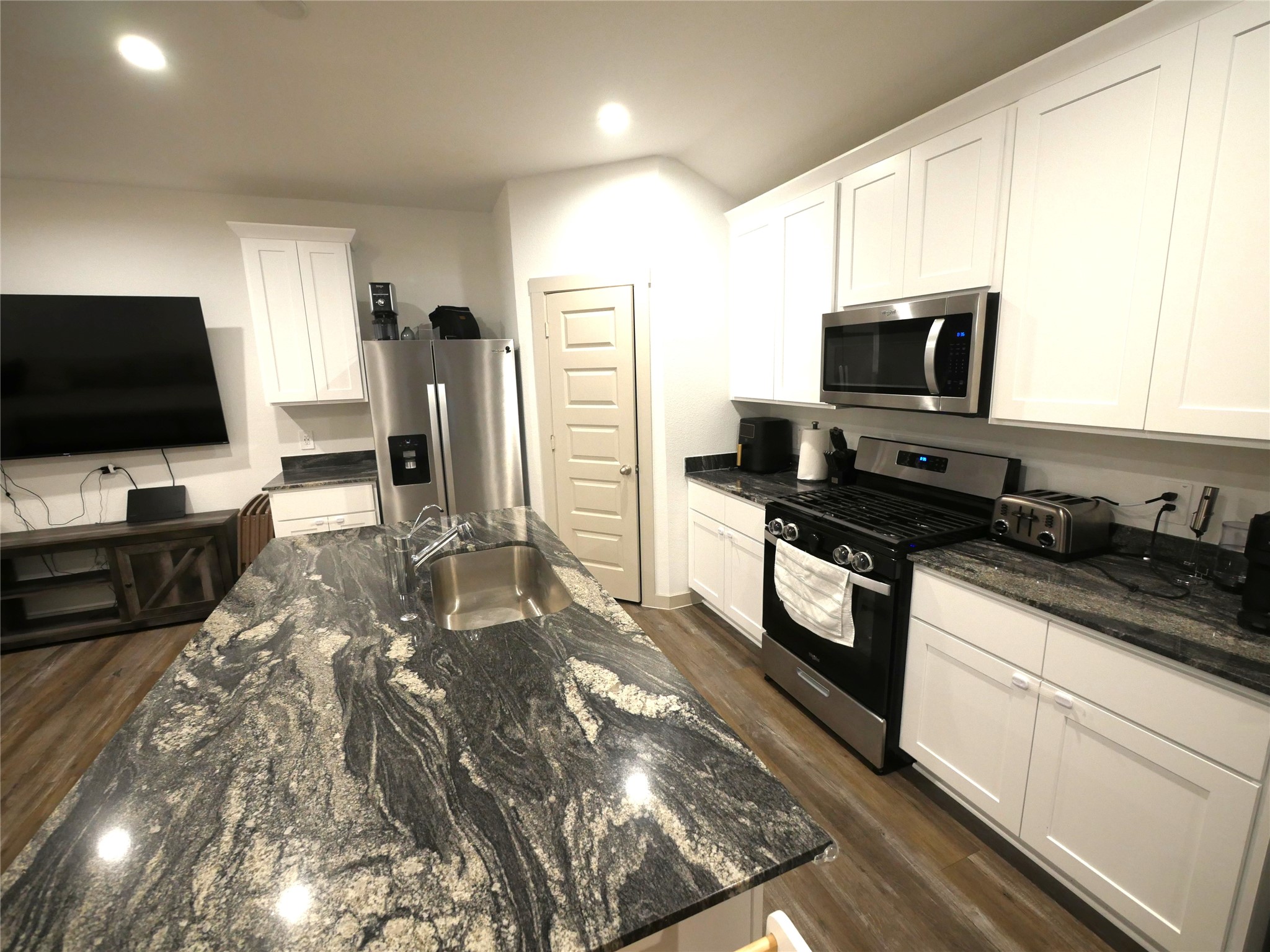 1044 Marina Bay Drive Property Photo 5