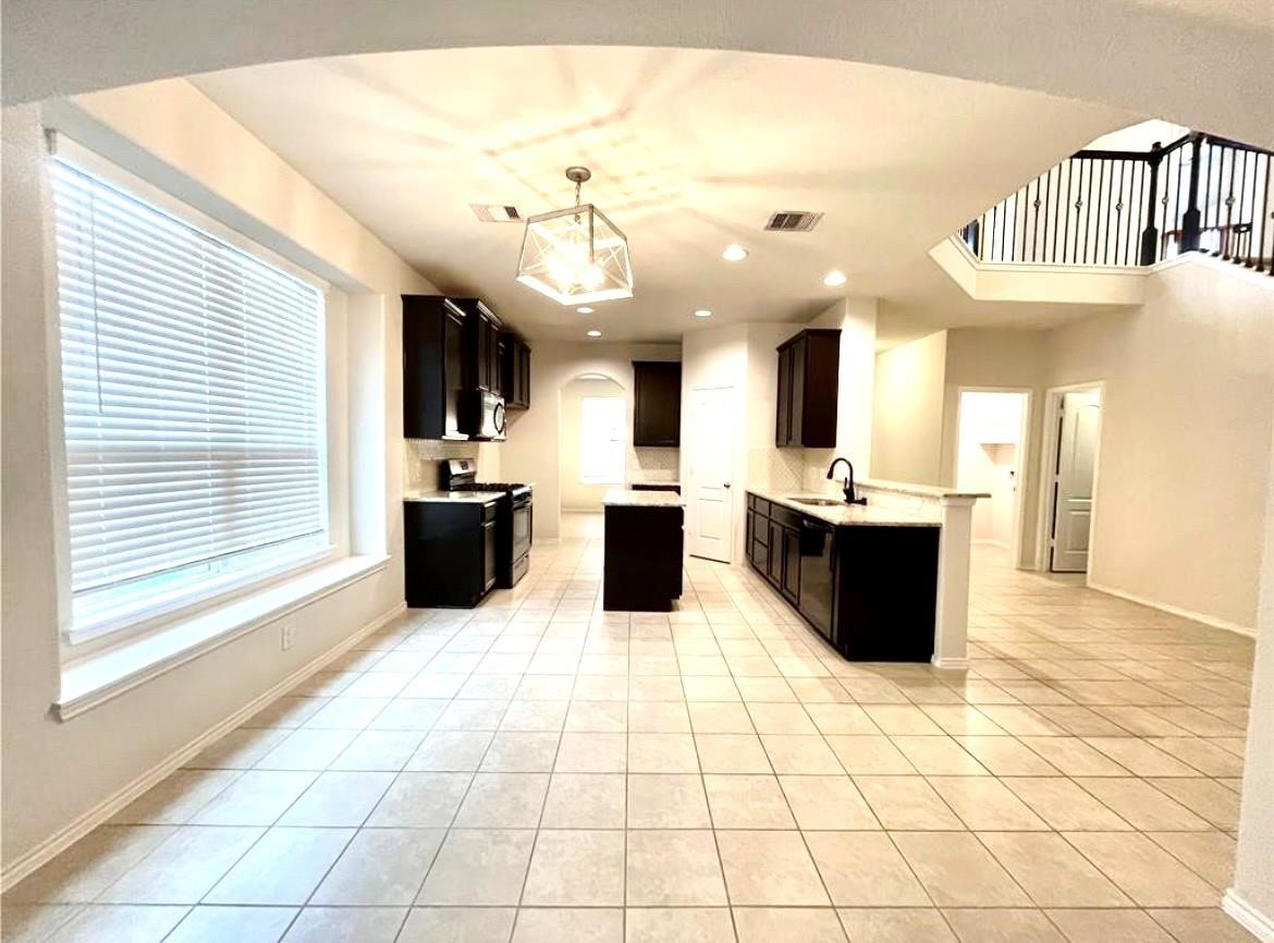 13811 Giant Panda Bear Avenue Property Photo 5