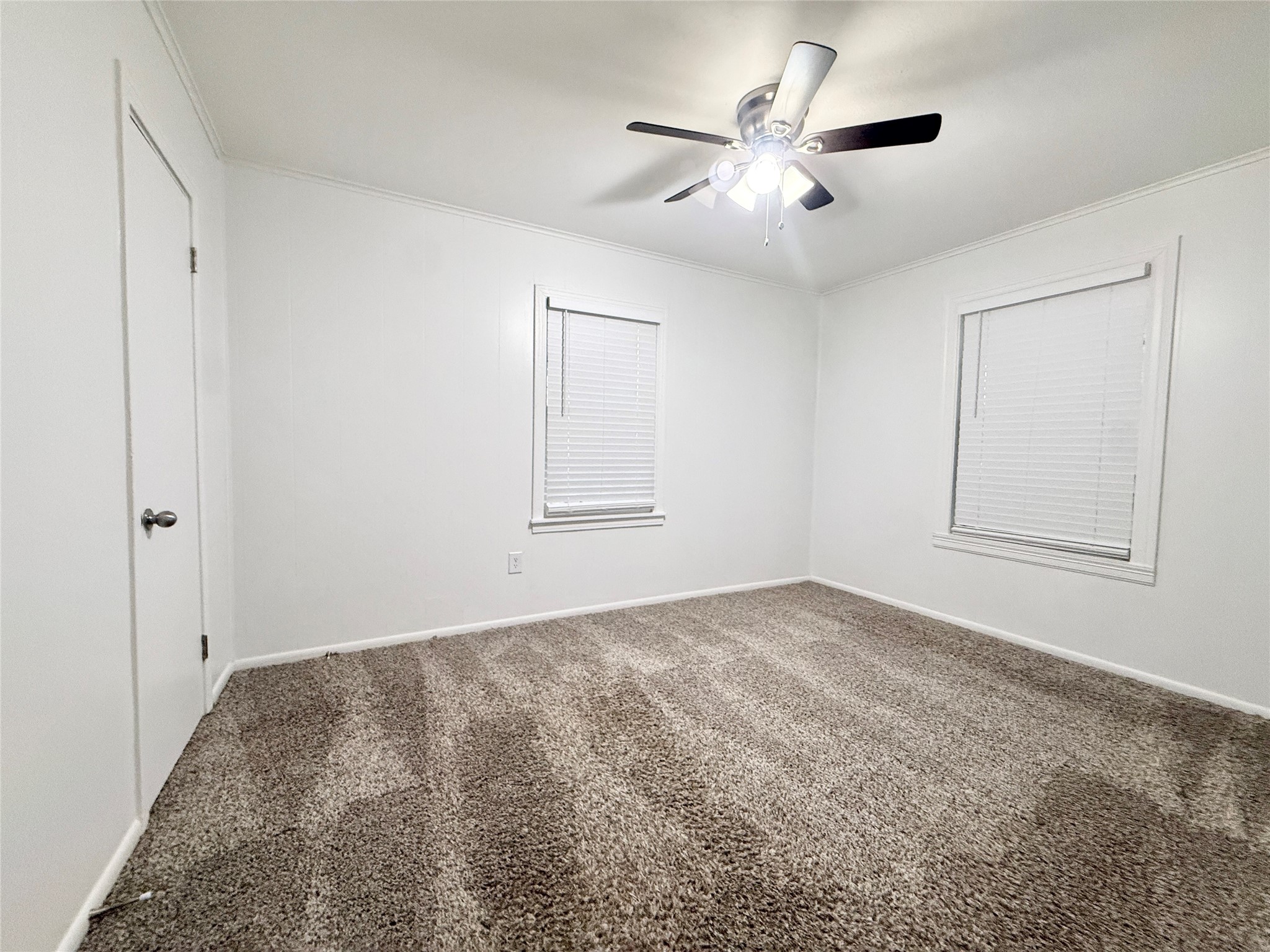 1121 N Chenango Street Property Photo 12
