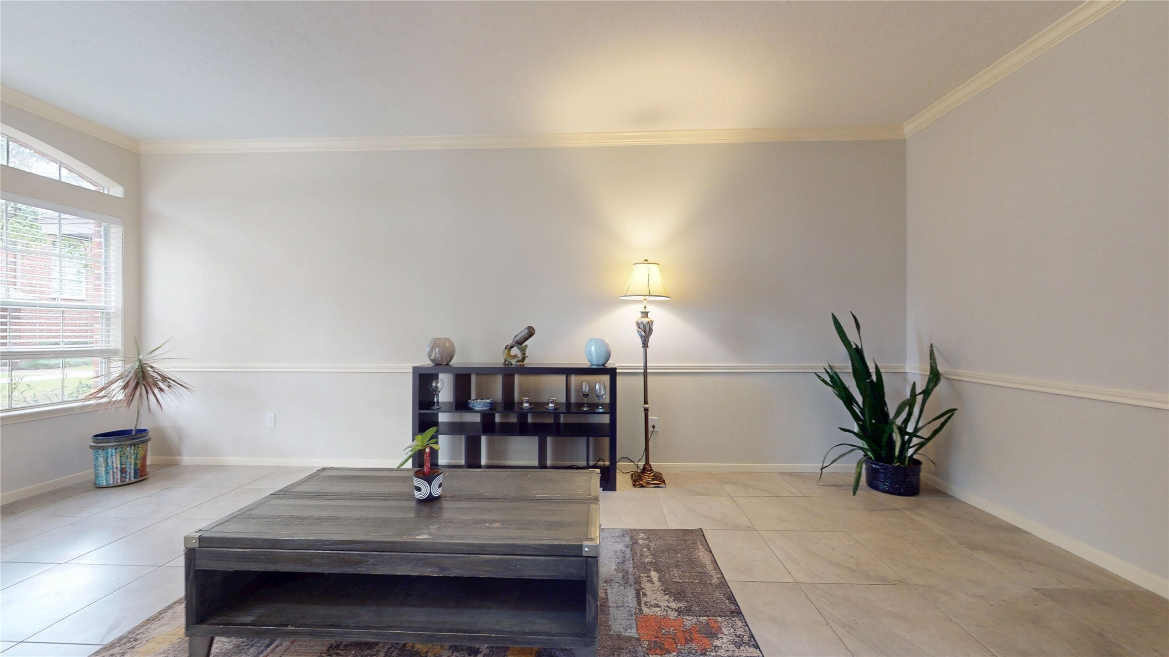 1205 El Camino Drive Property Photo 7