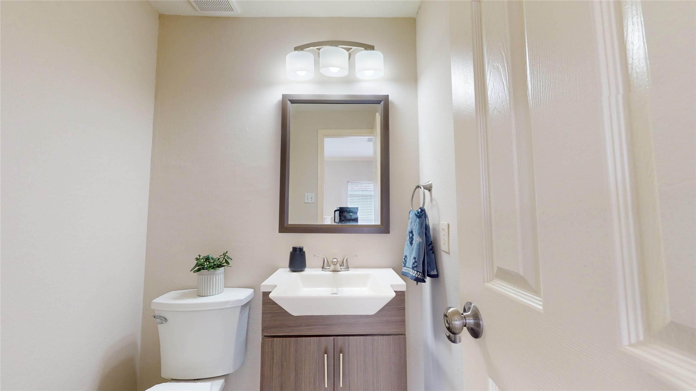 1205 El Camino Drive Property Photo 12