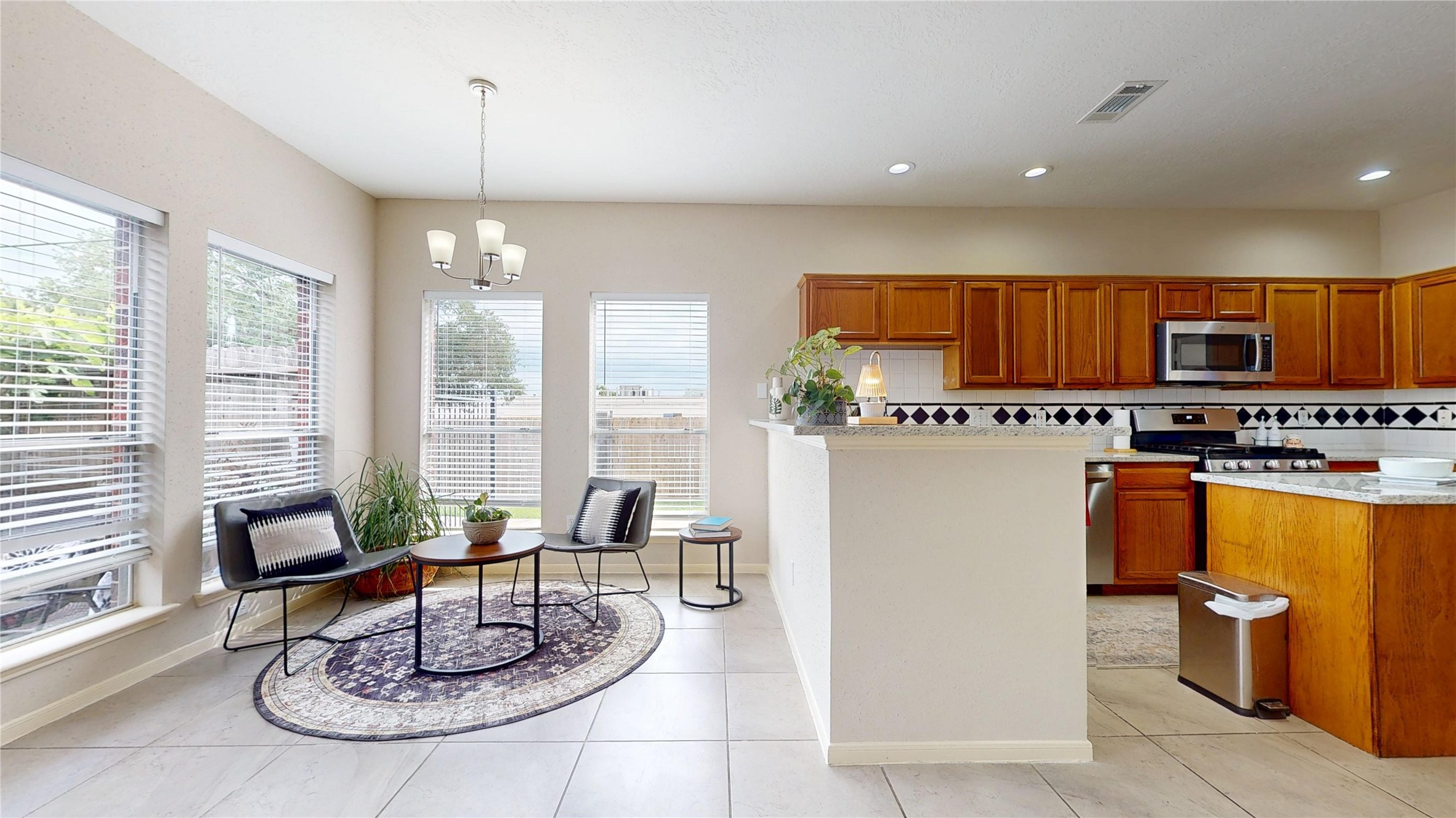 1205 El Camino Drive Property Photo 13
